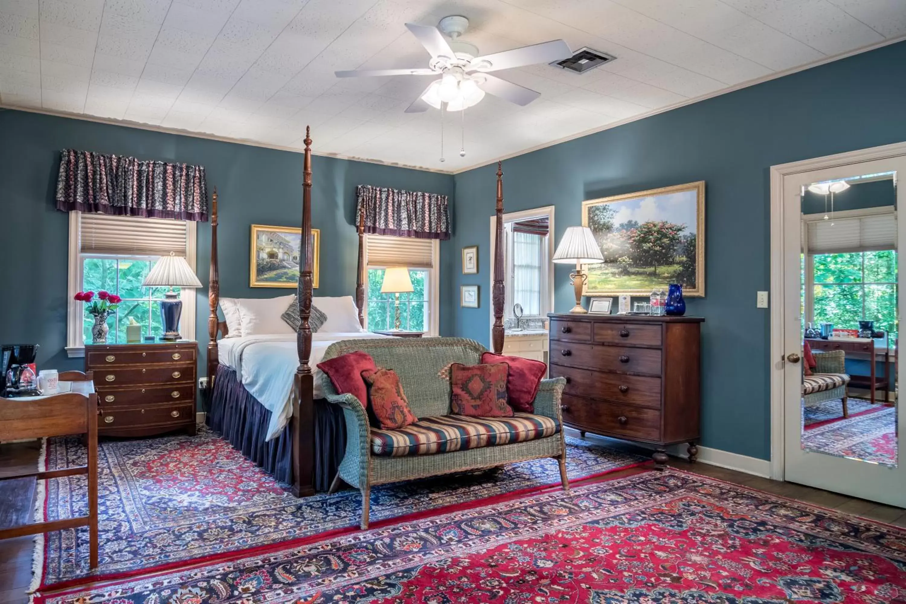 Bed, Seating Area in The Stockade Bed and Breakfast