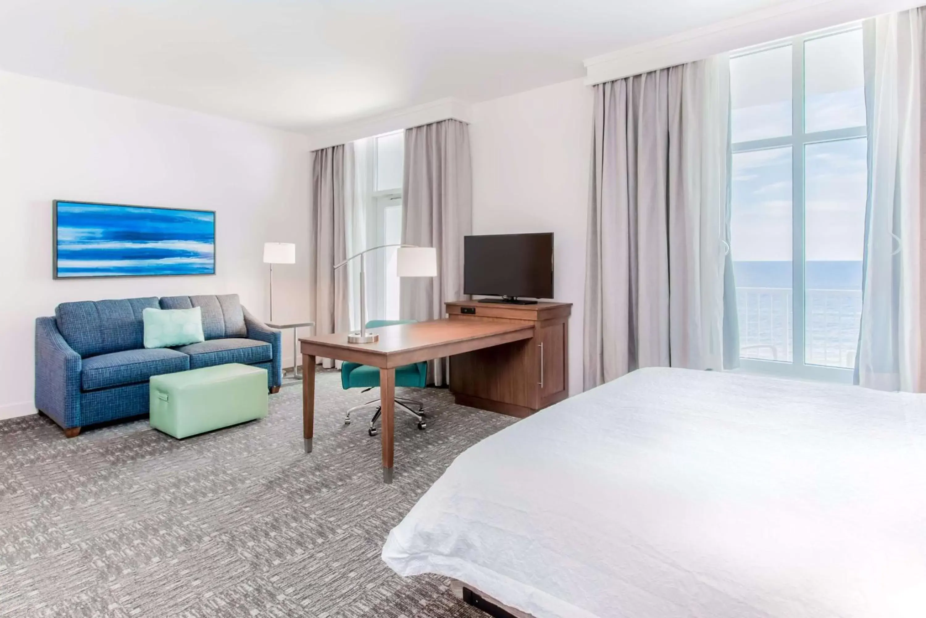 Bedroom, TV/Entertainment Center in Hampton Inn & Suites Panama City Beach-Beachfront