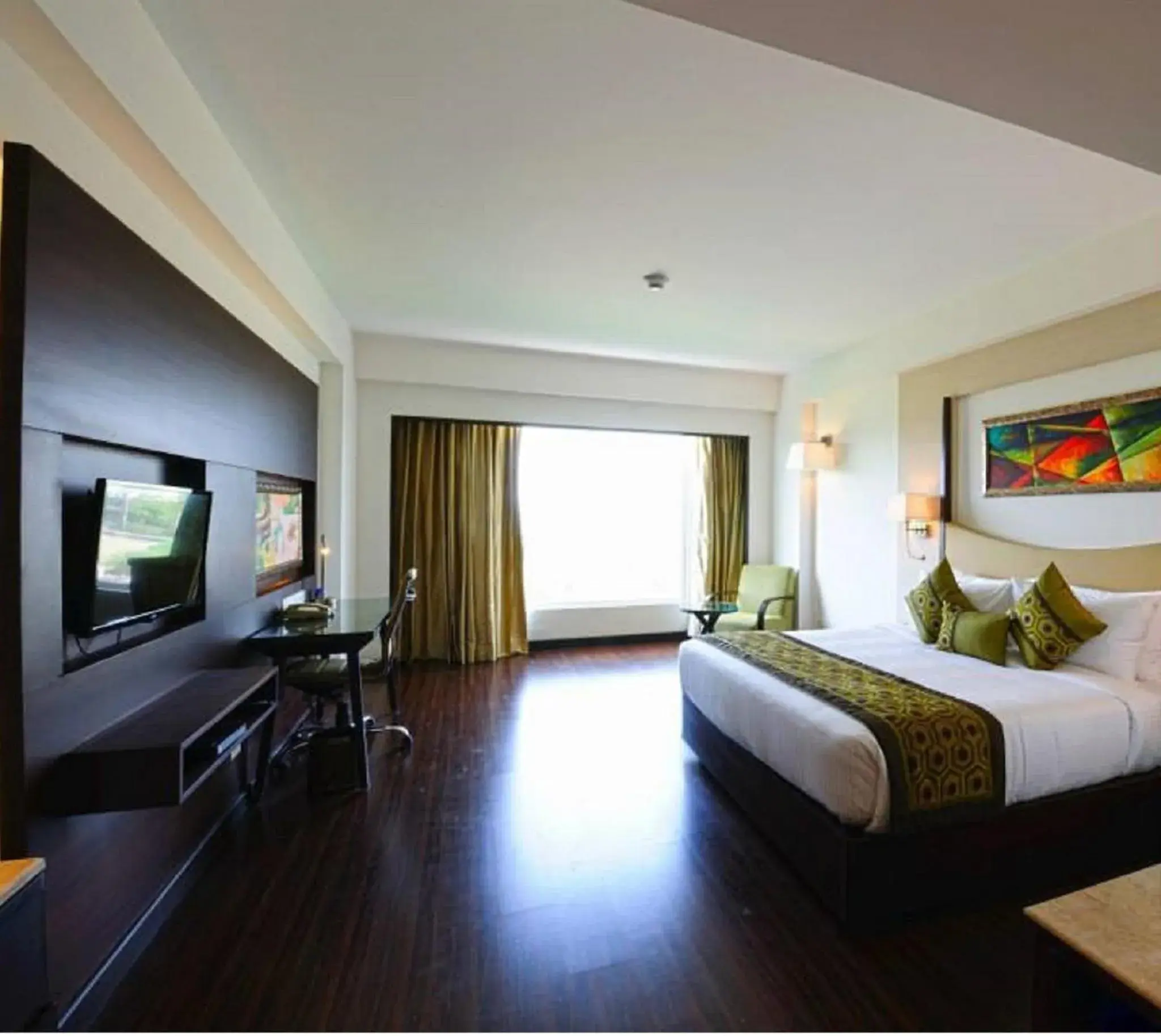 Bedroom, TV/Entertainment Center in Country Inn & Suites by Radisson, Gurugram Sohna Road