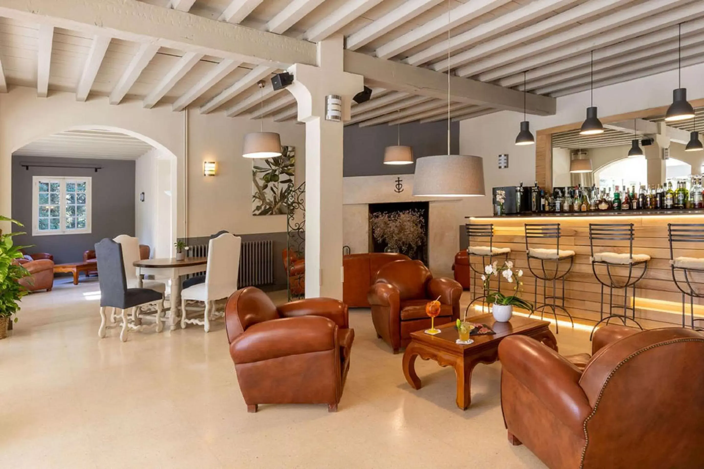 Lounge or bar in Best Western Le Val Majour