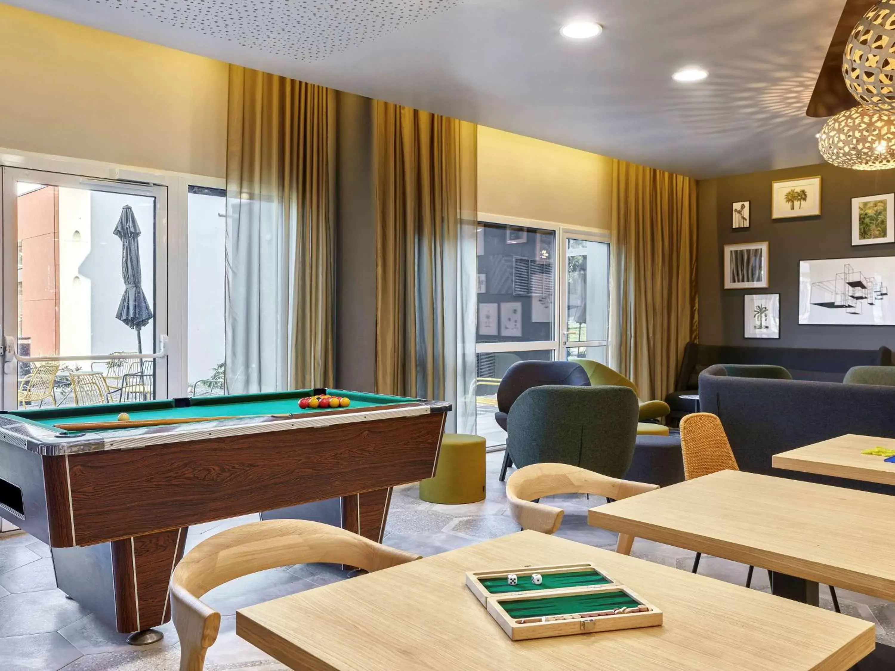 On site, Billiards in Aparthotel & Spa Adagio Vannes