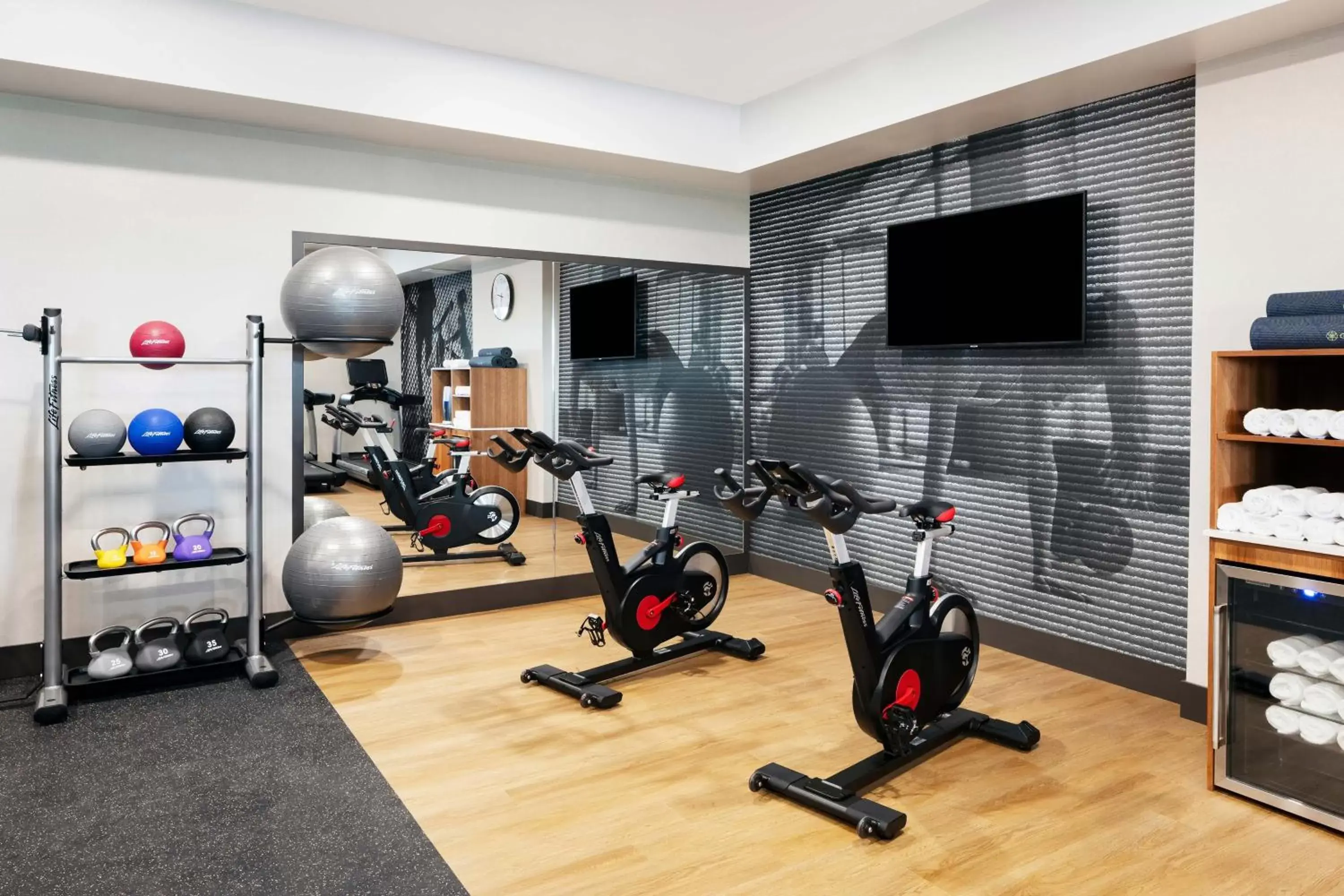 Fitness centre/facilities, Fitness Center/Facilities in Delta Hotels by Marriott Grande Prairie Airport