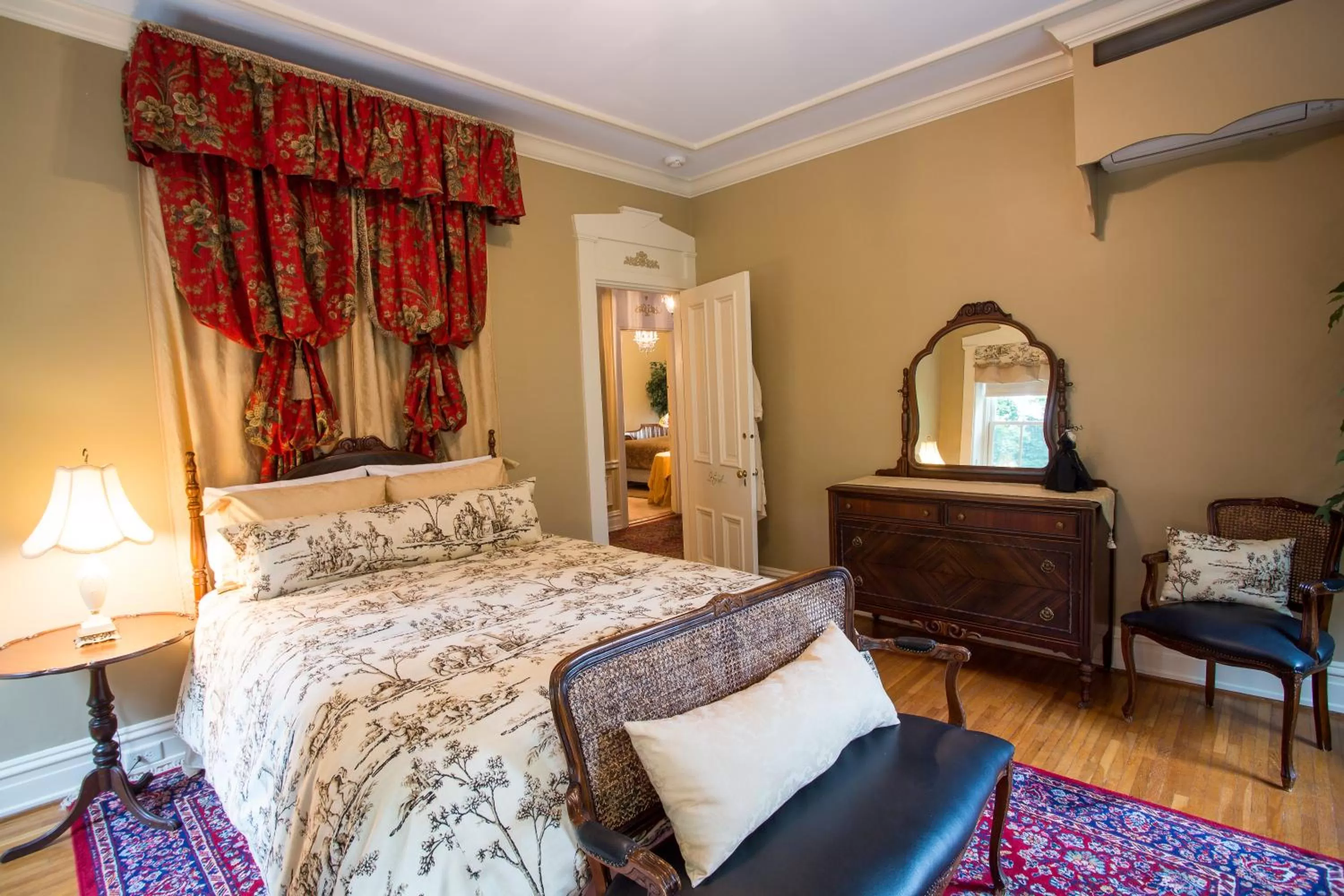 Decorative detail, Bed in The Hollinger House