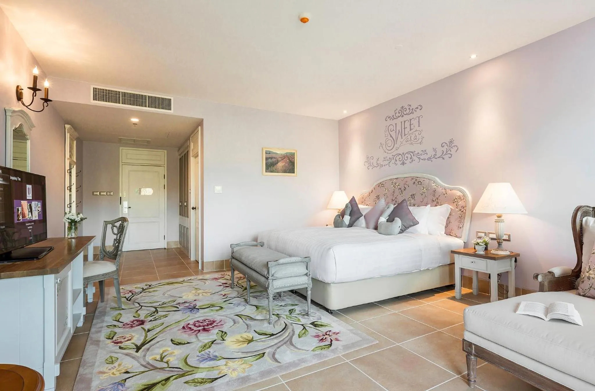 Photo of the whole room, Bed in U Khao Yai