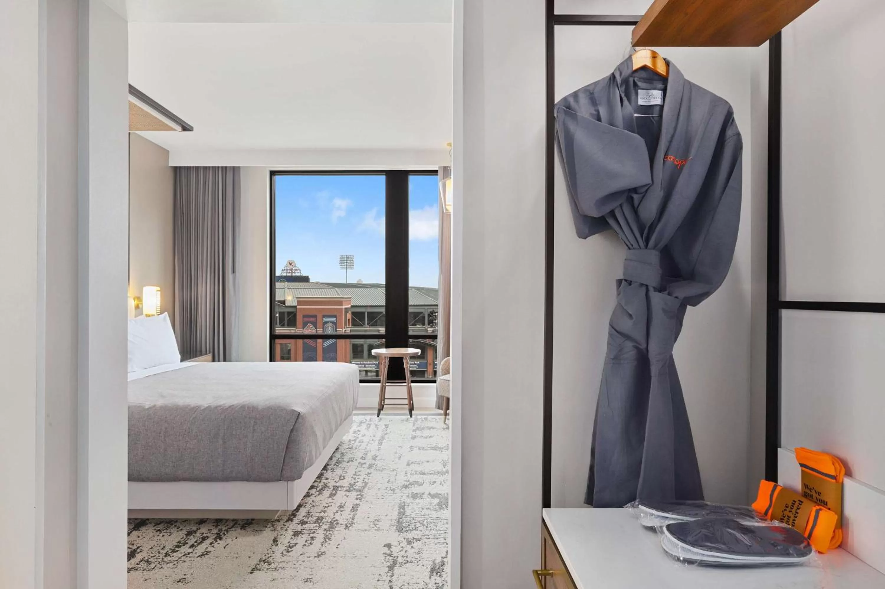 Bed in Canopy By Hilton Memphis Downtown