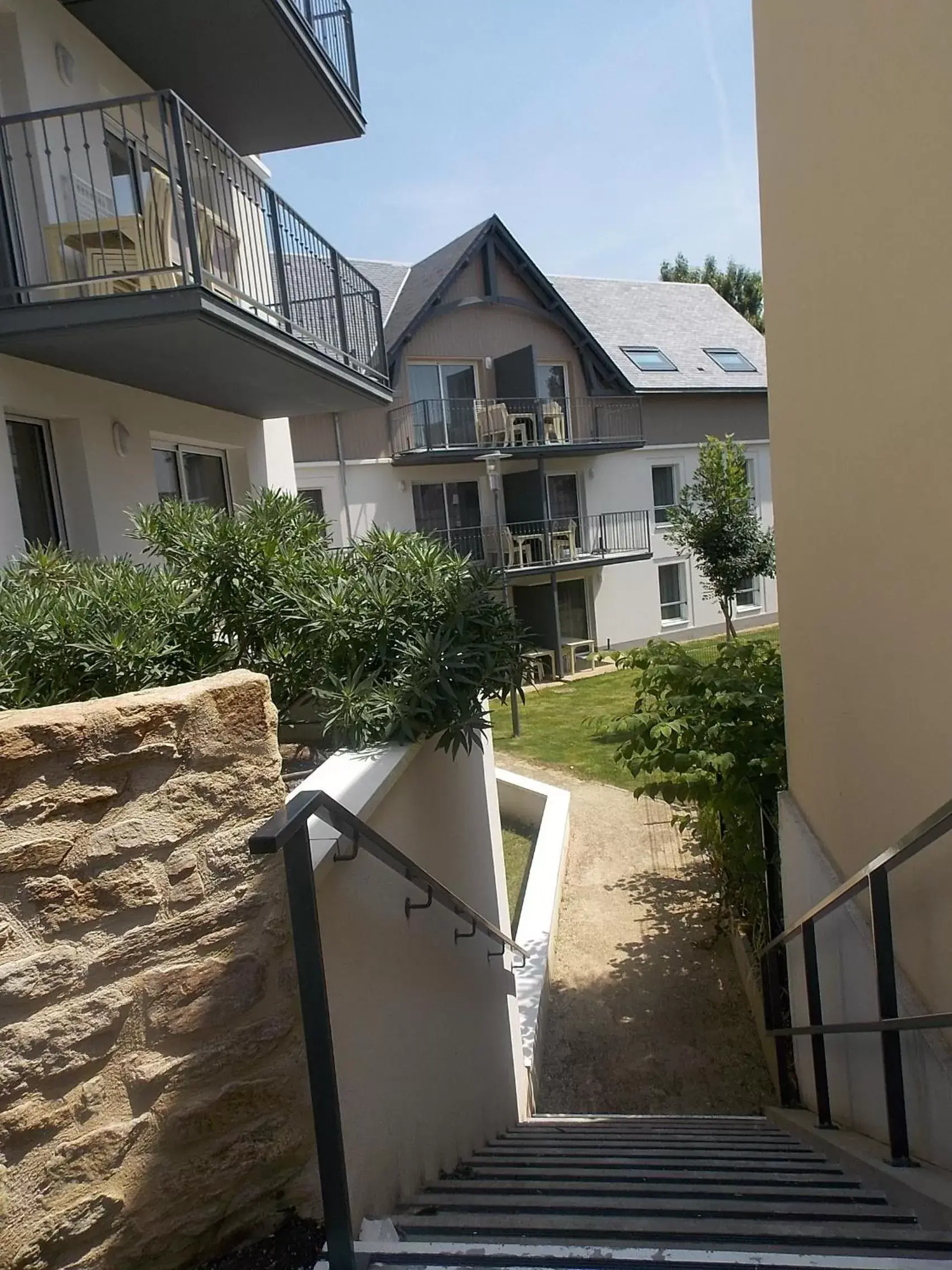 Facade/entrance, Property Building in Résidence Vacances Bleues Les Jardins d'Arvor