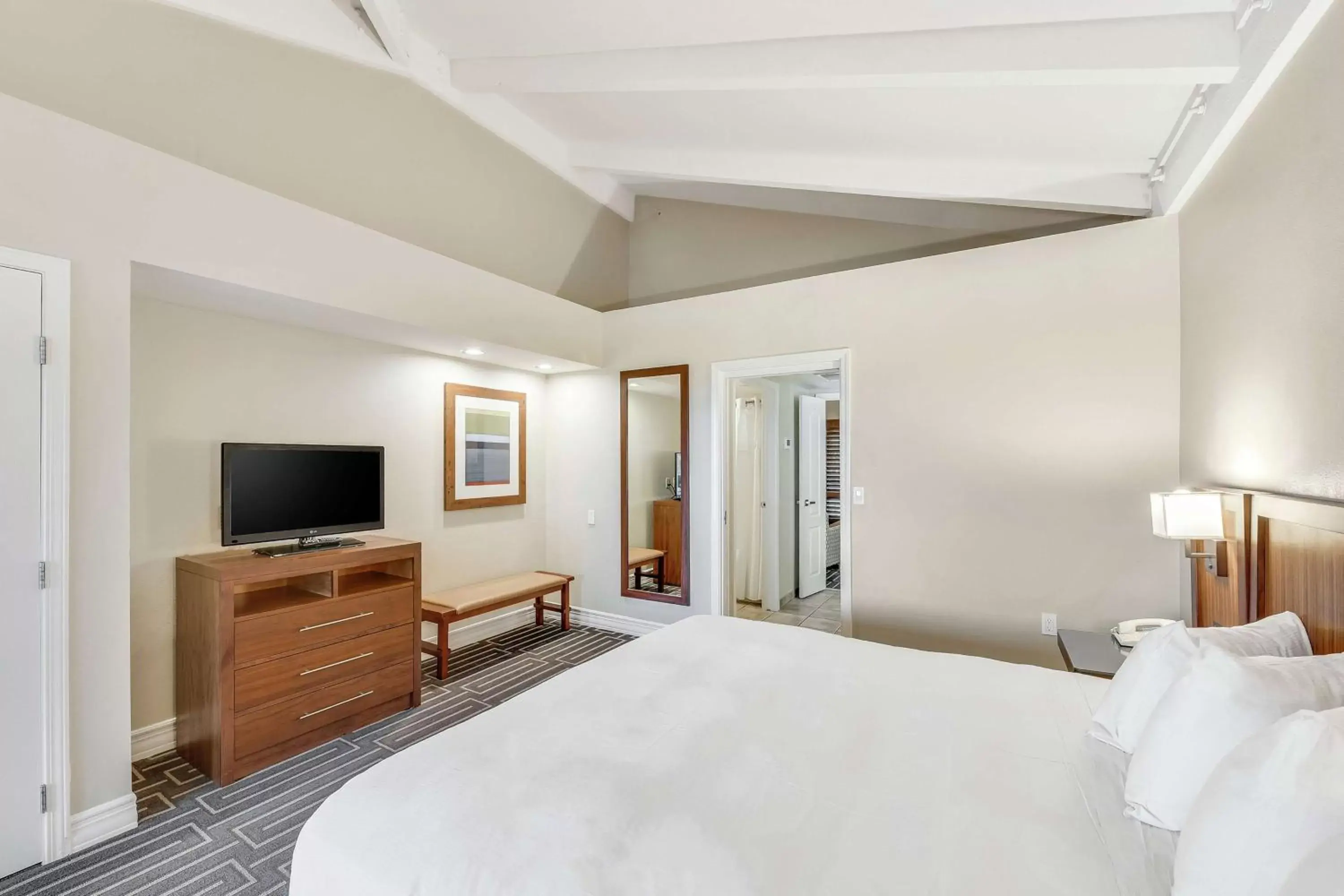 Bedroom, Bed in Hilton Phoenix Tapatio Cliffs Resort