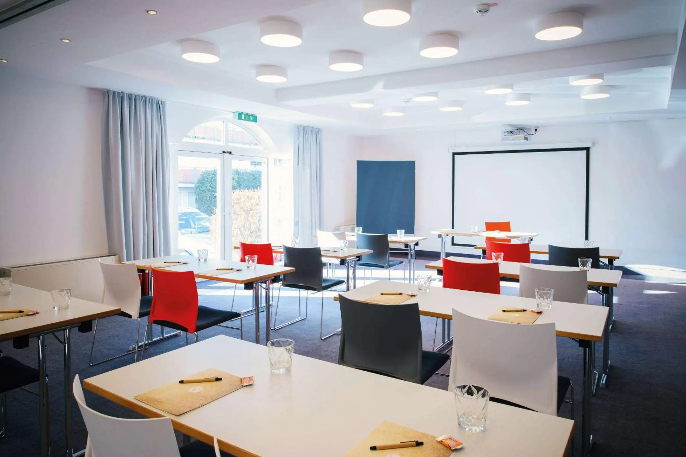 Meeting/conference room, Restaurant/Places to Eat in Vienna House Easy by Wyndham Limburg