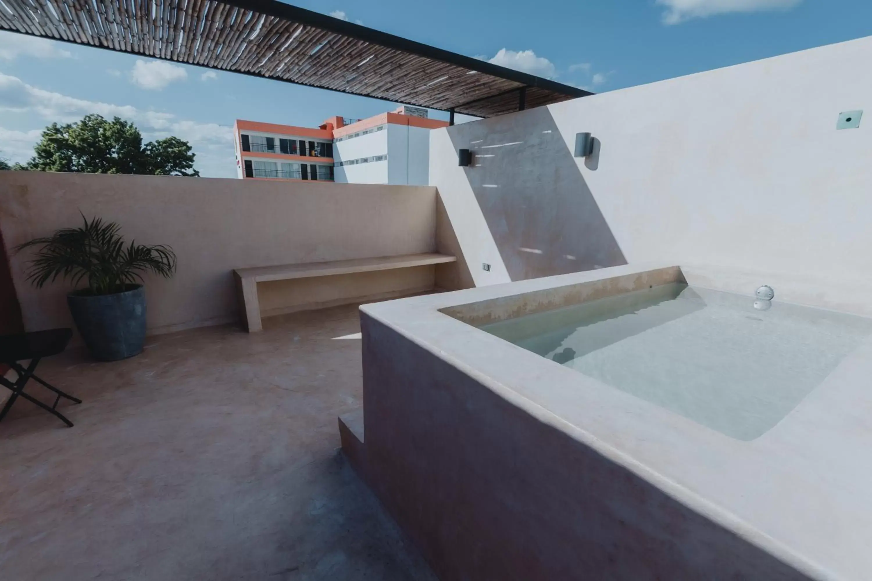 Balcony/Terrace in Casona 61 by GuruHotel