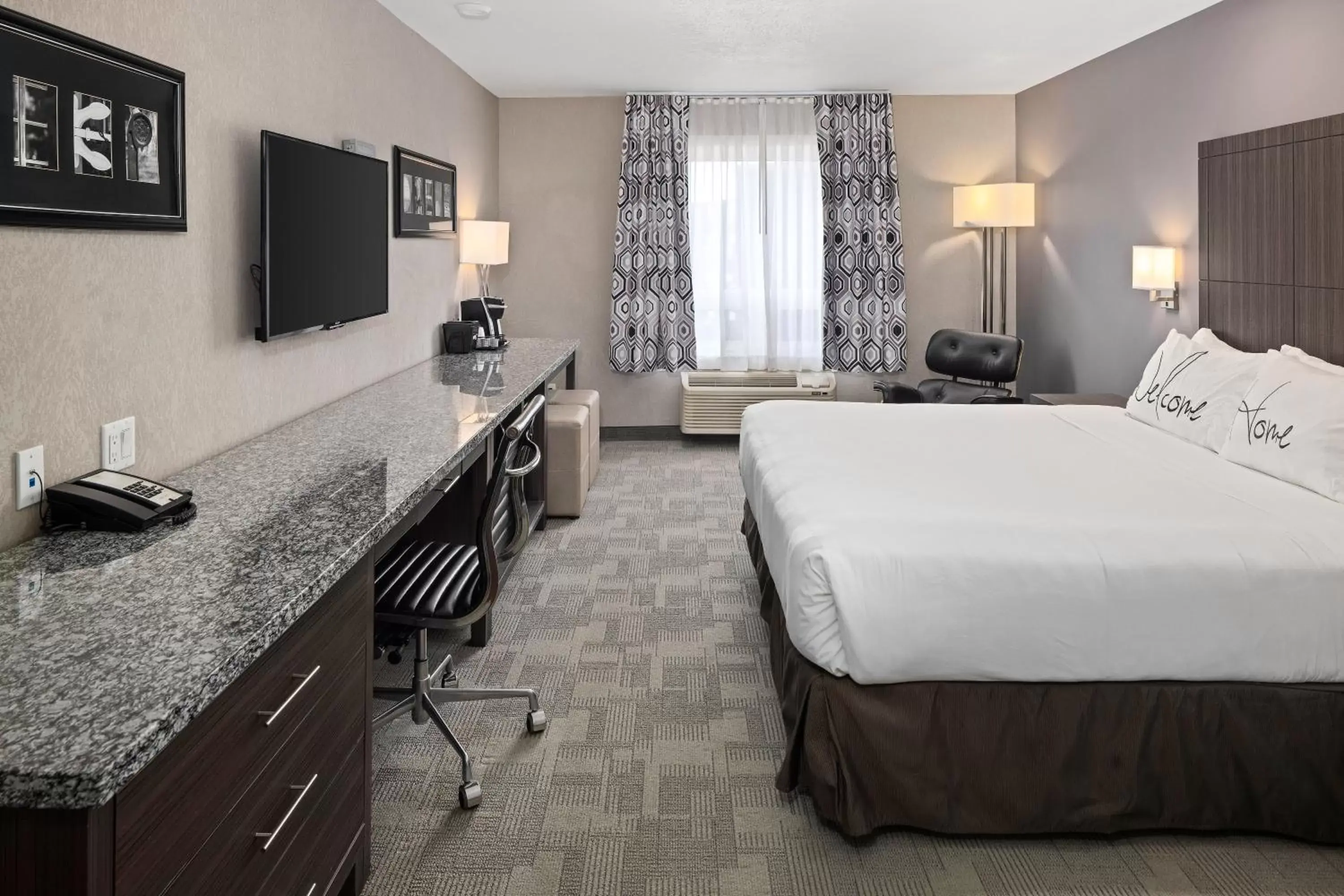 Photo of the whole room in Home Inn & Suites Saskatoon South
