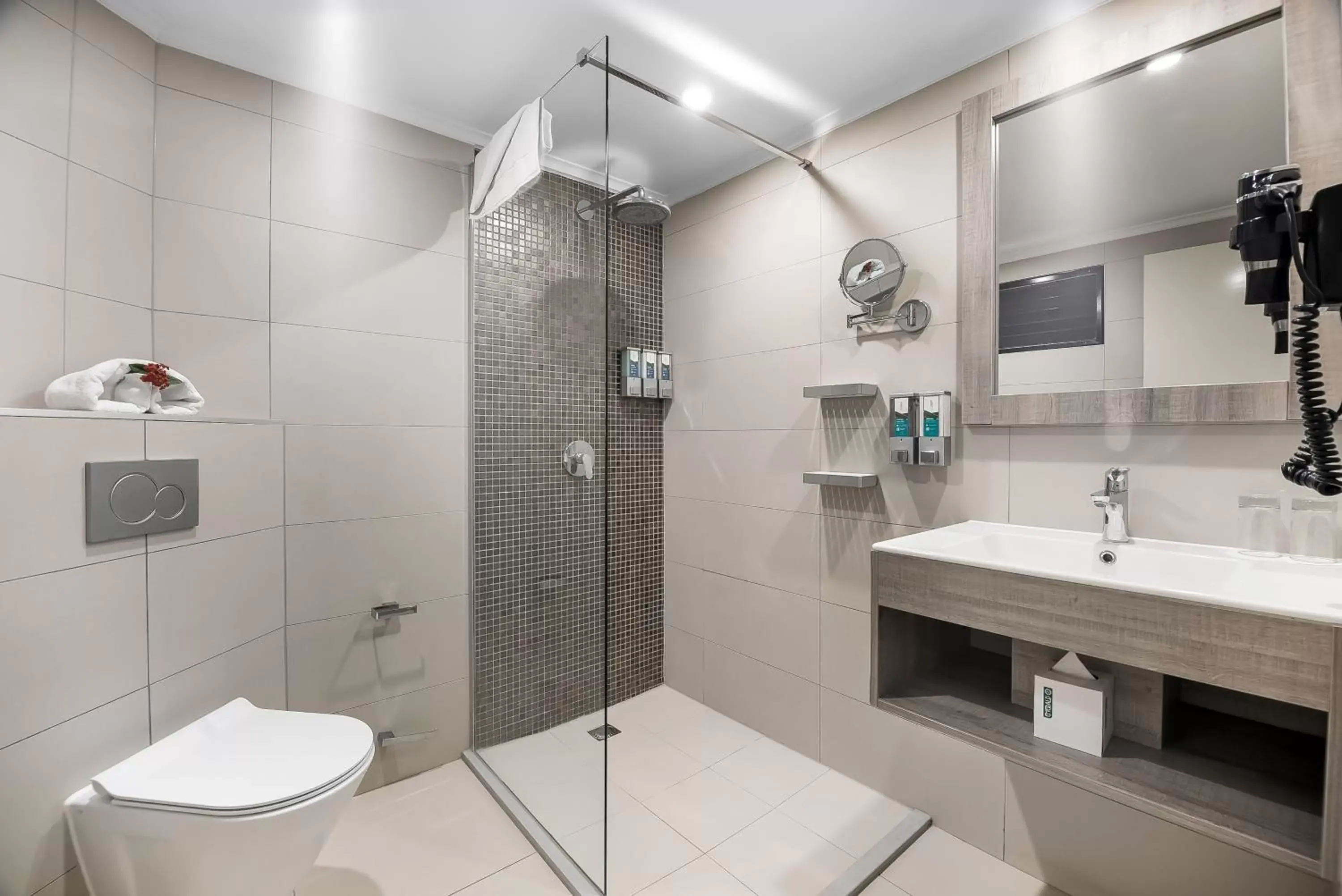 Shower, Bathroom in LionsDive Beach Resort