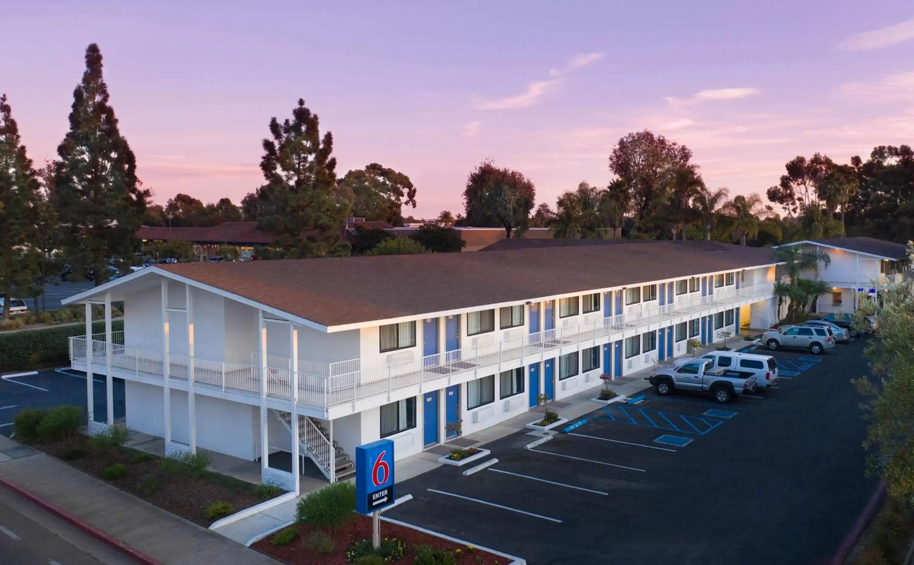 Property Building in Motel 6-Goleta, CA - Santa Barbara