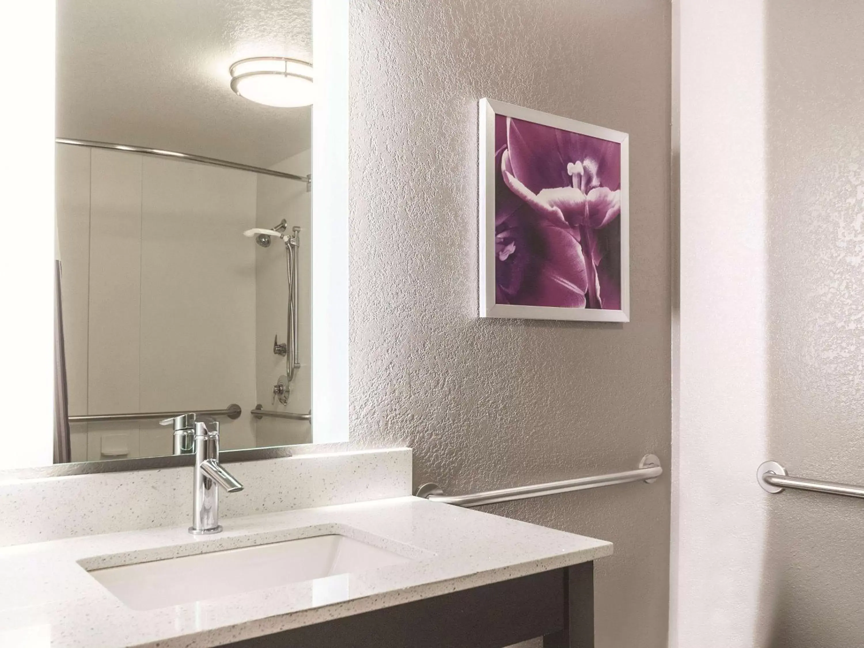 Bathroom in La Quinta by Wyndham Grand Junction Airport