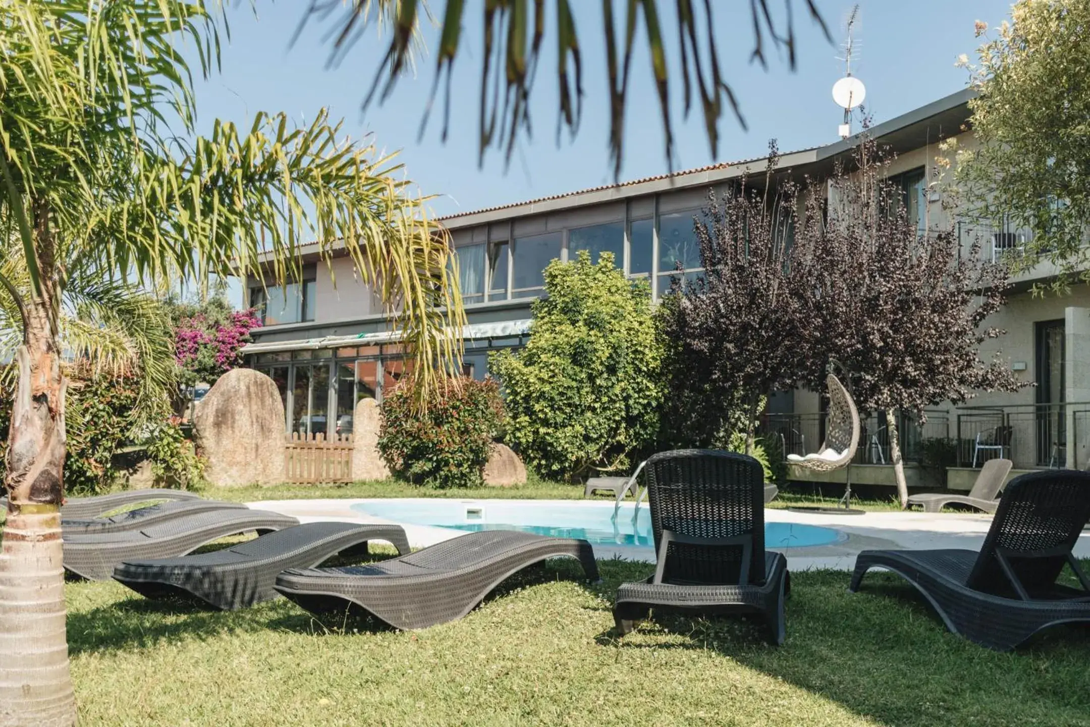 Garden, Swimming Pool in Hotel Peregrina