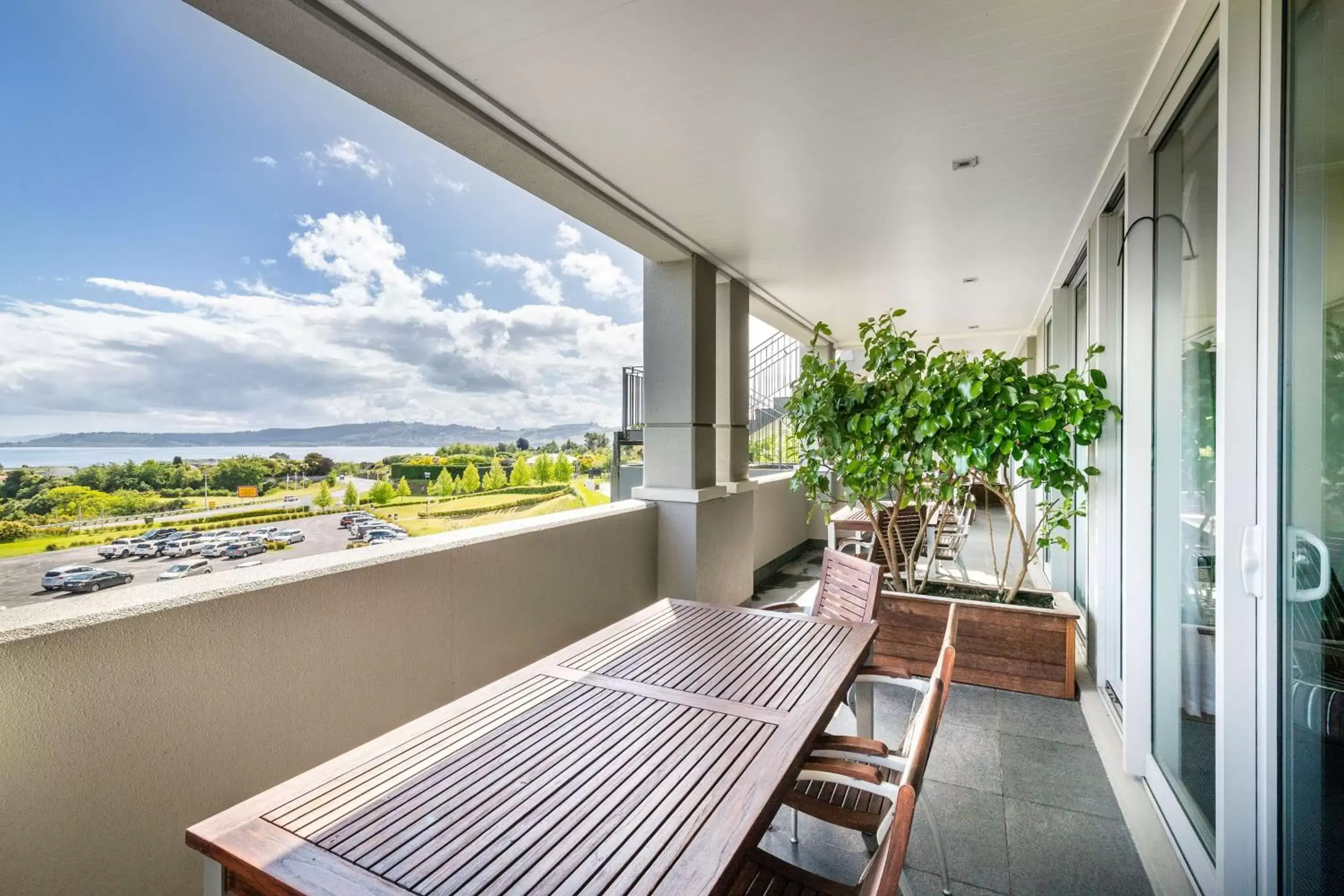 View (from property/room), Balcony/Terrace in Hilton Lake Taupo