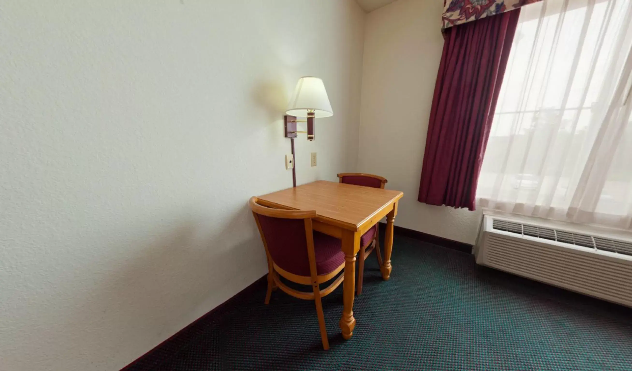 Dining Area in Country Inn & Suites by Radisson, Indianapolis South, IN