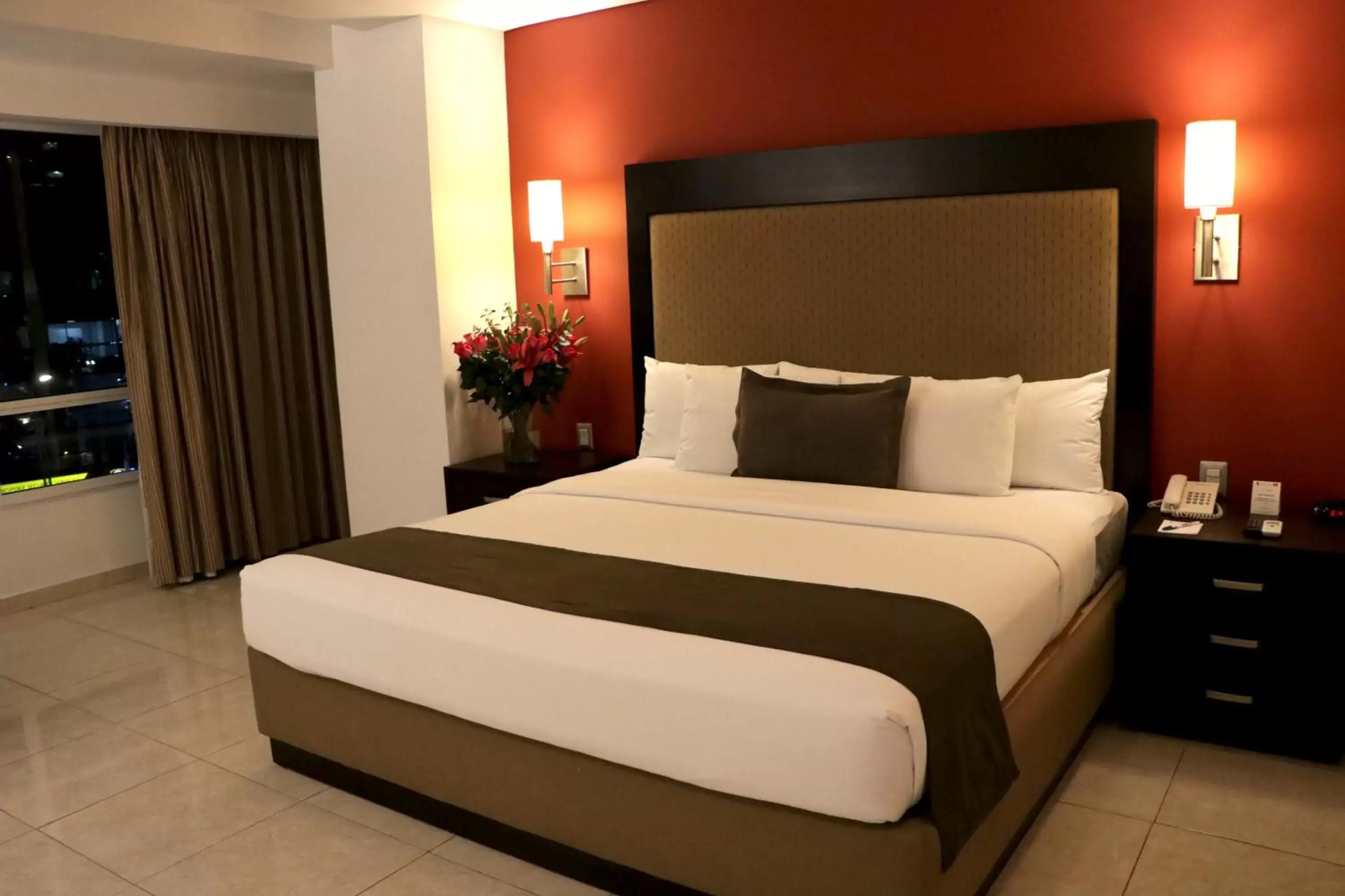 Bed in Hotel & Suites PF