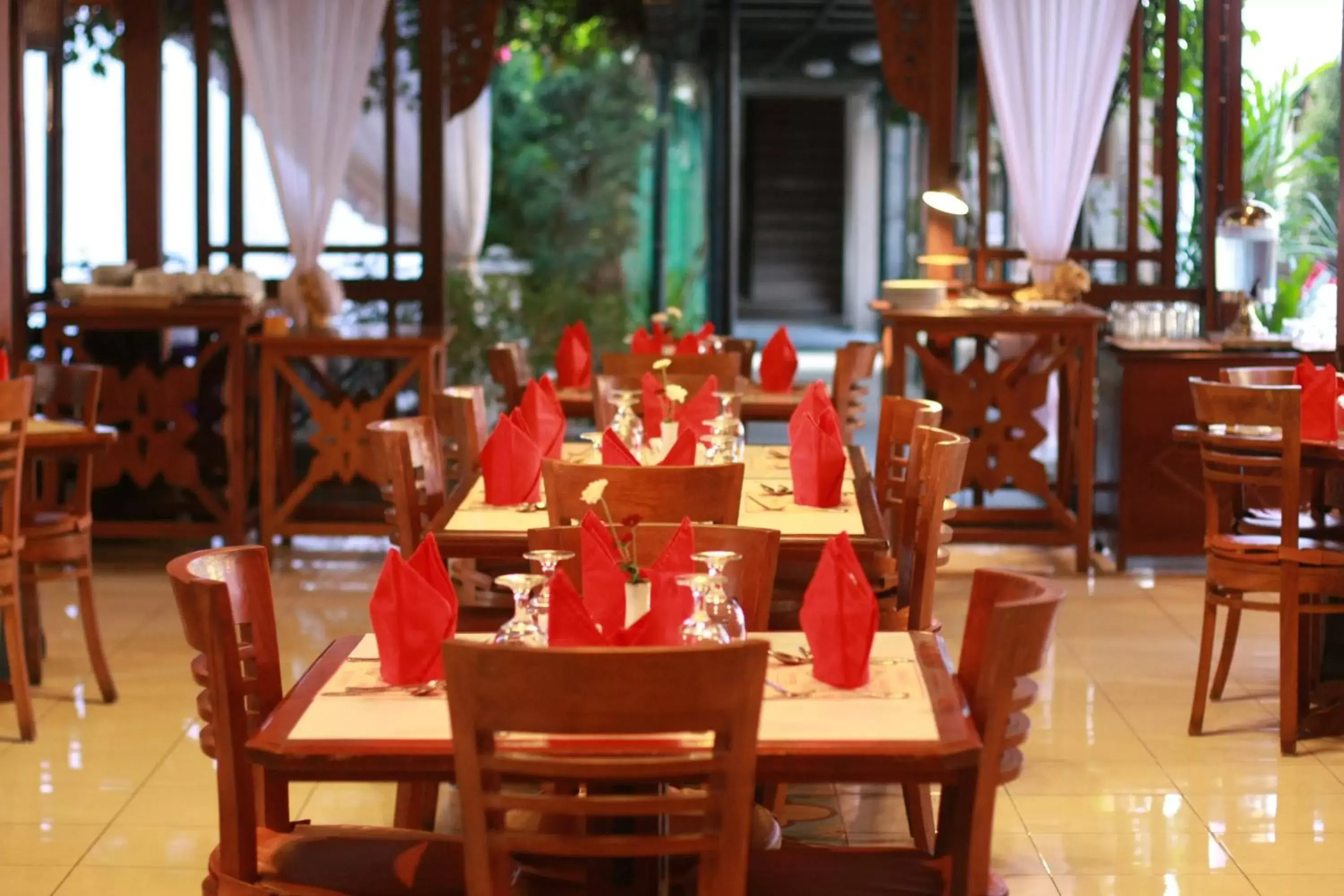 Restaurant/places to eat in Cakra Kembang Hotel