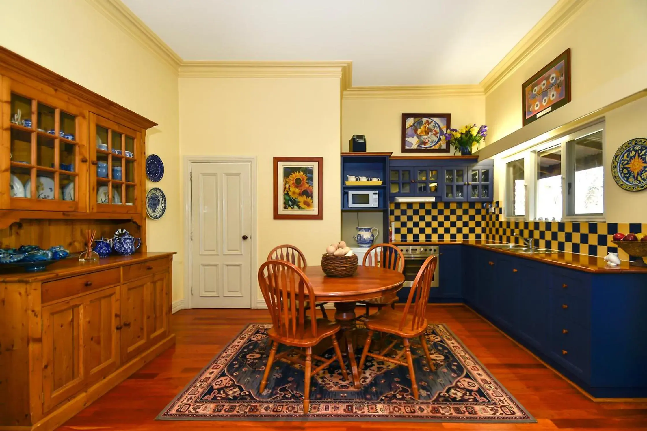 Kitchen or kitchenette, Dining Area in Ford House Retreat