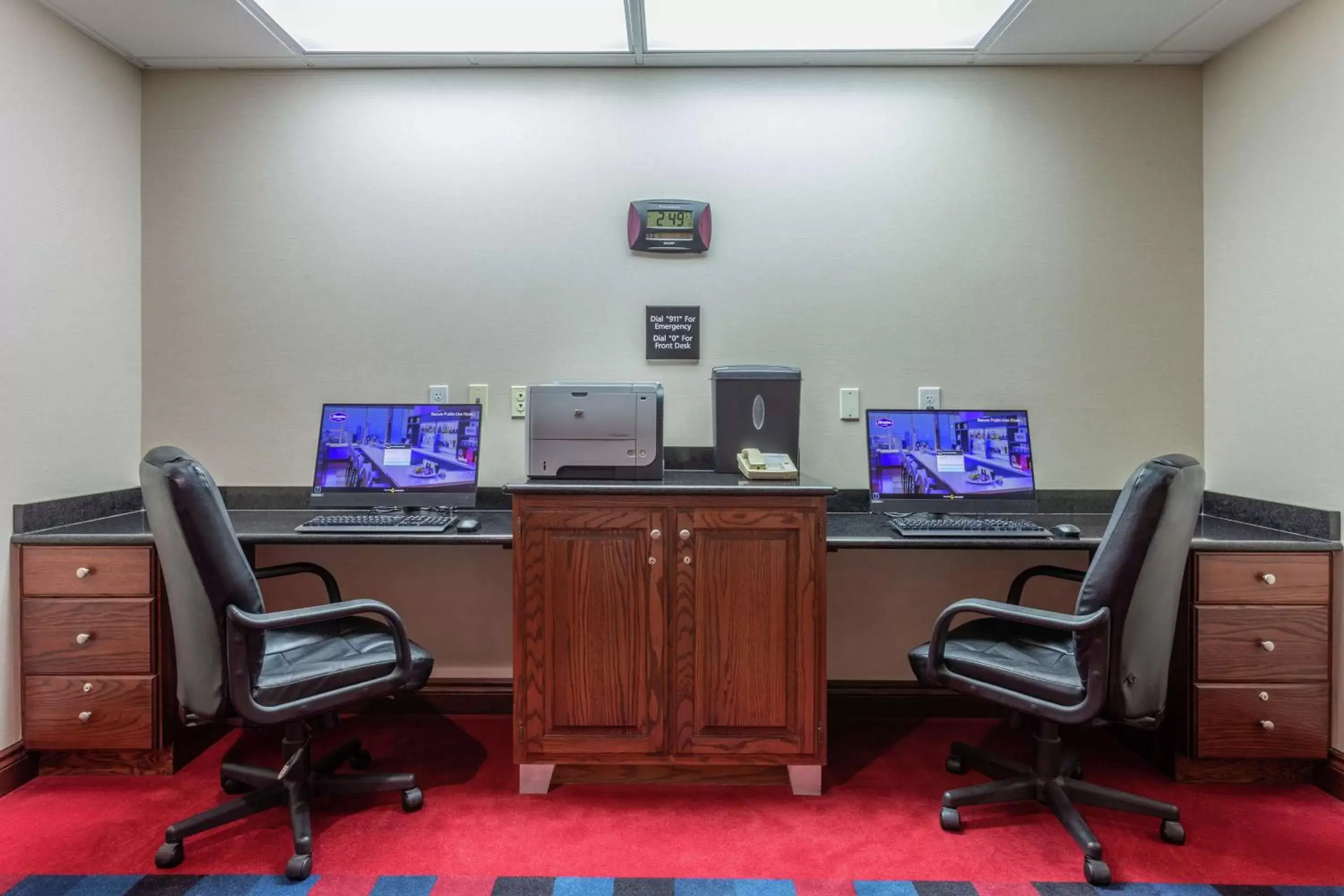 Business facilities, Business Area/Conference Room in Hampton Inn Jefferson City at Capital Mall