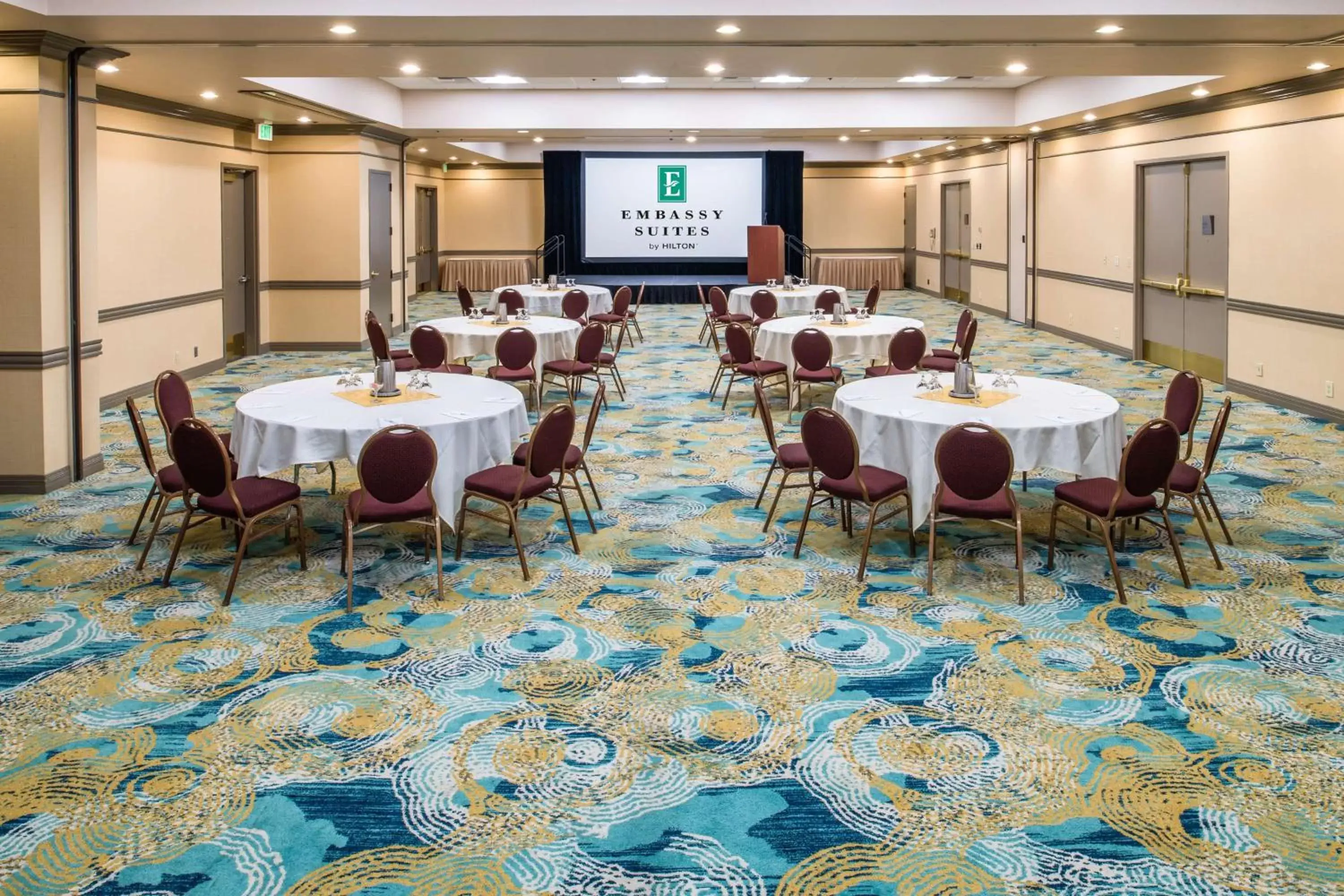 Meeting/conference room in Embassy Suites By Hilton Seattle - Tacoma International Airport