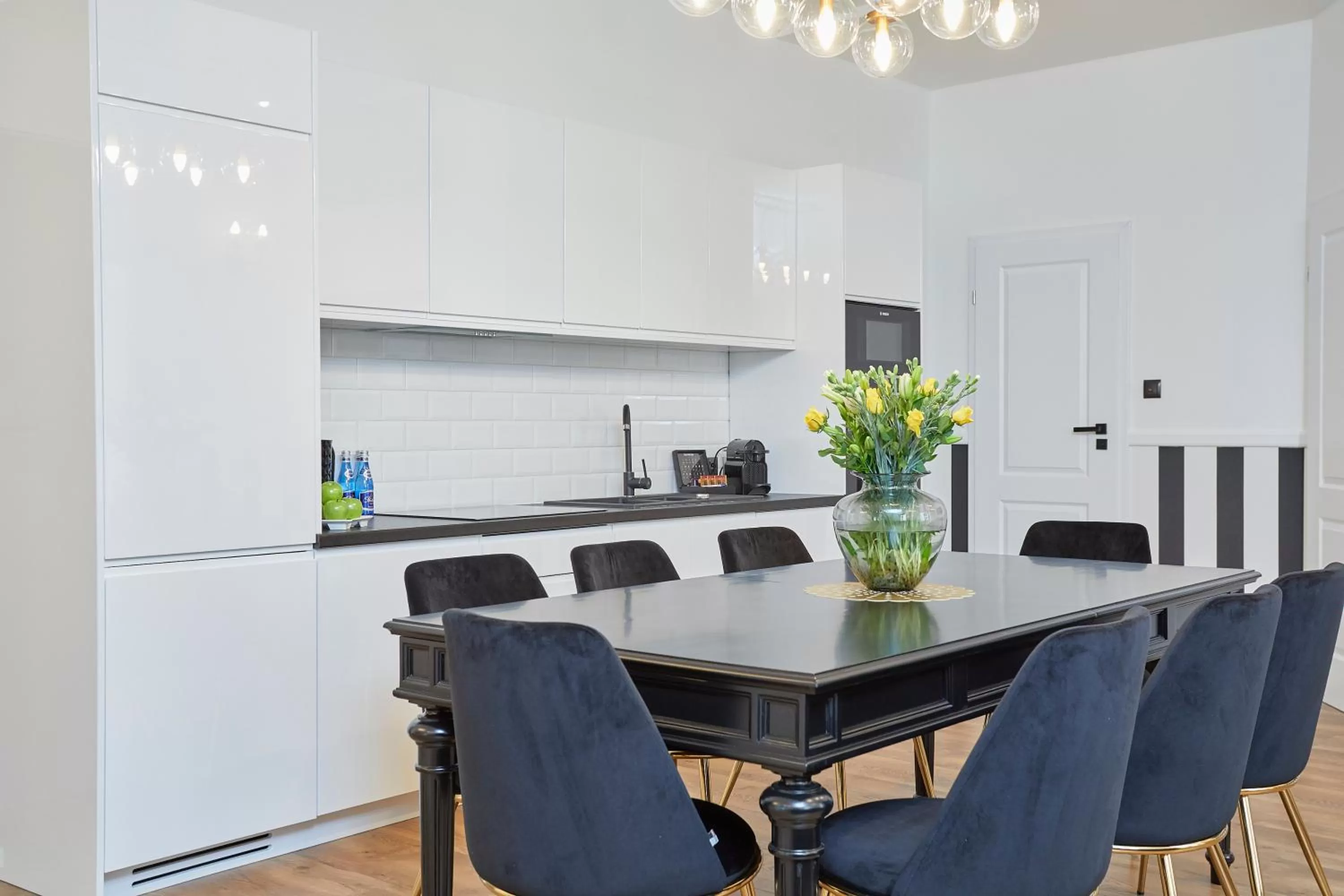 Kitchen or kitchenette, Dining Area in NOOK NOOK Apartments Katarzyny 2