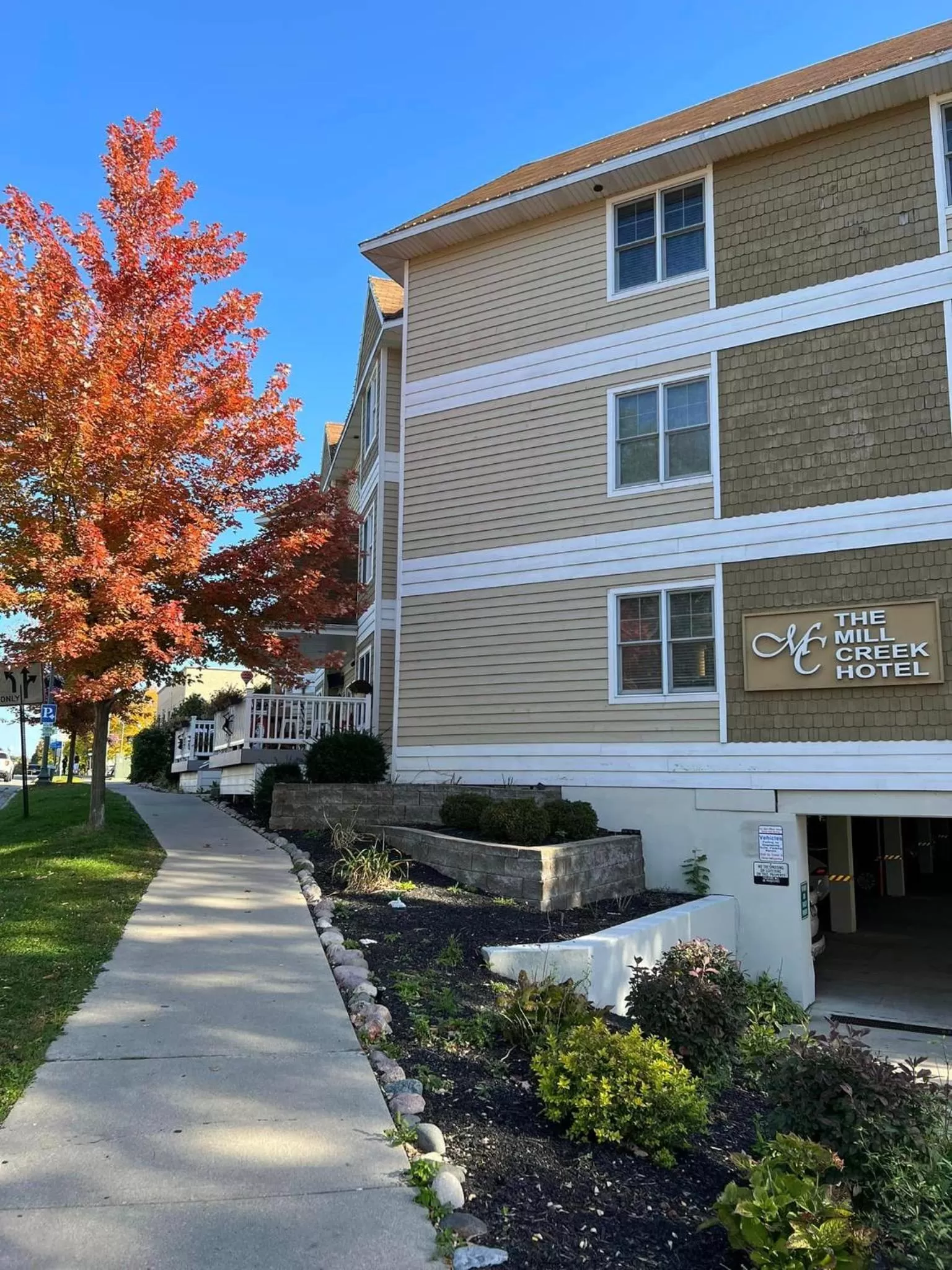 Property Building in Mill Creek Hotel
