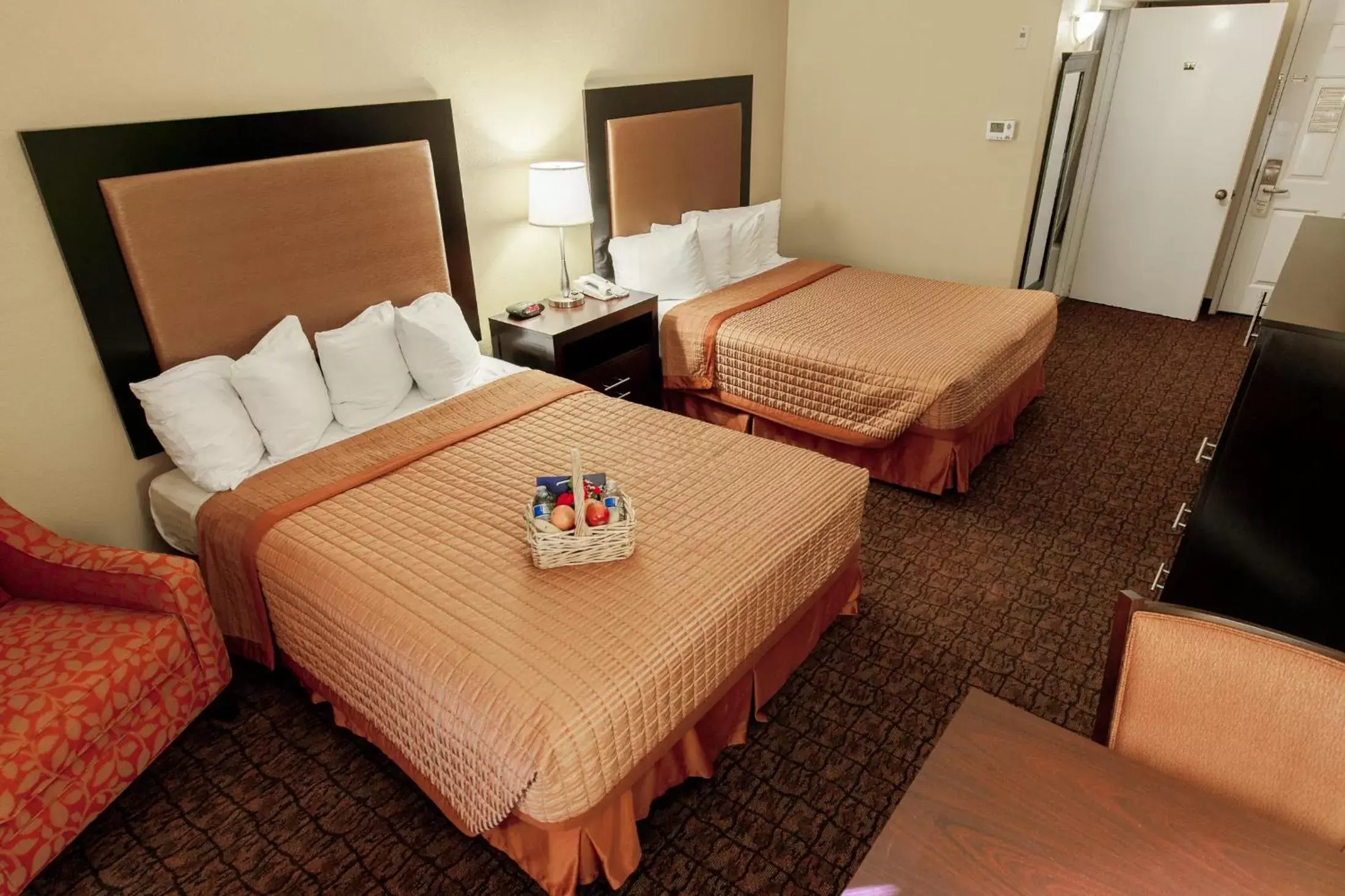 Bed in Best Western Escondido Hotel