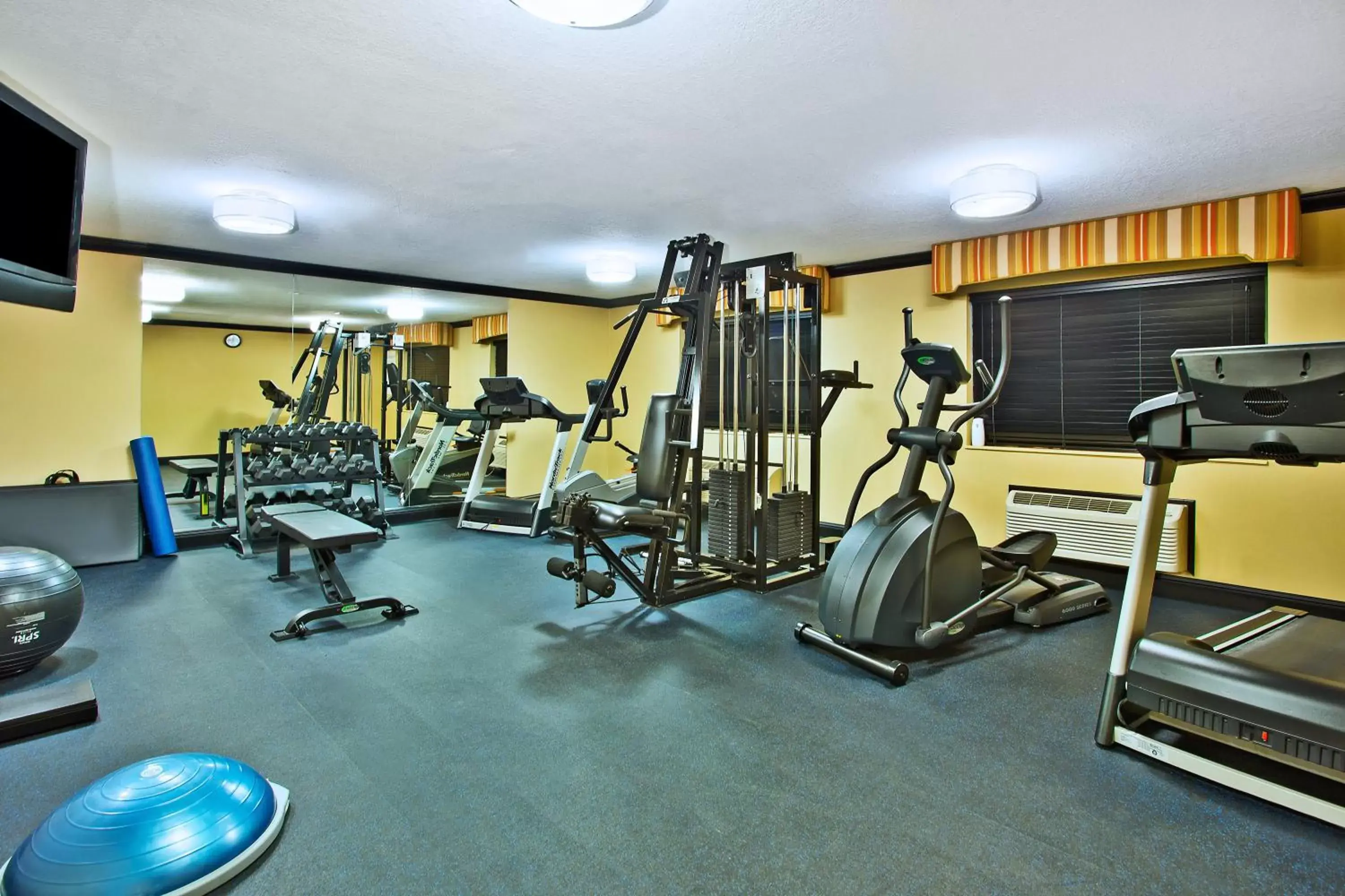 Fitness centre/facilities, Fitness Center/Facilities in Holiday Inn Express Hotel & Suites Wabash, an IHG Hotel