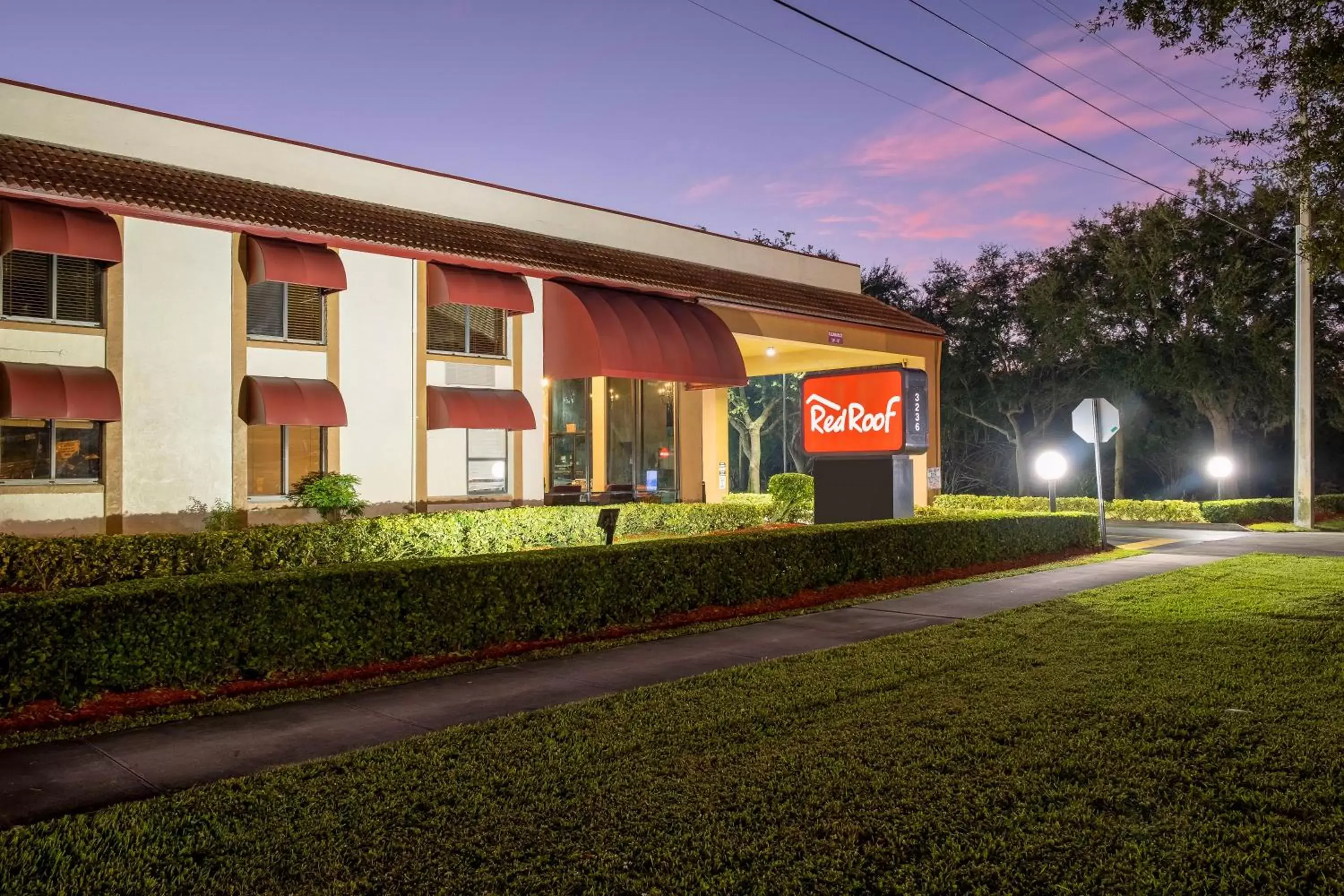 Property building in Red Roof Inn Ft Pierce