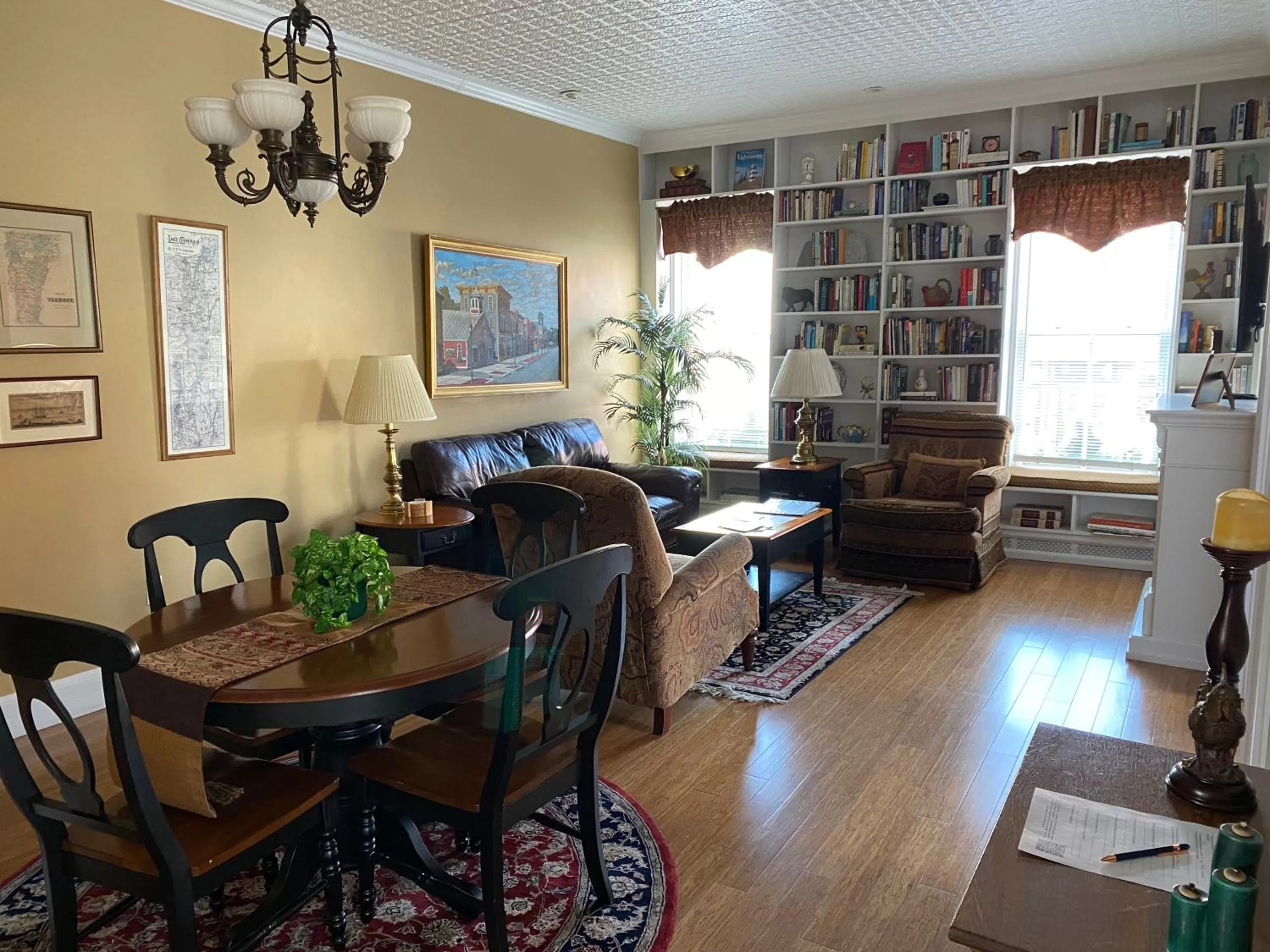 Living room in Bristol Suites