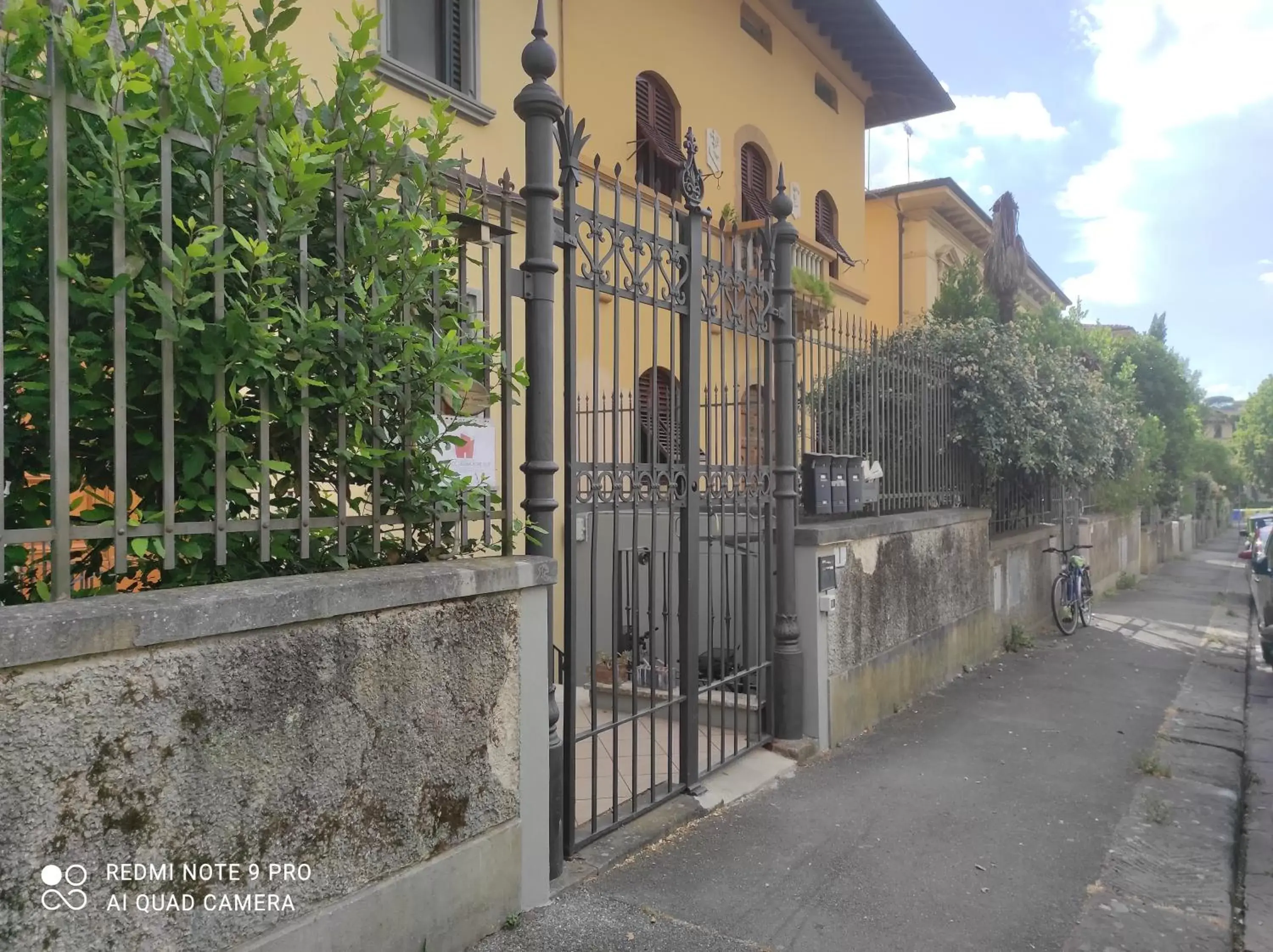 Property Building in Florence Decamerone B&B