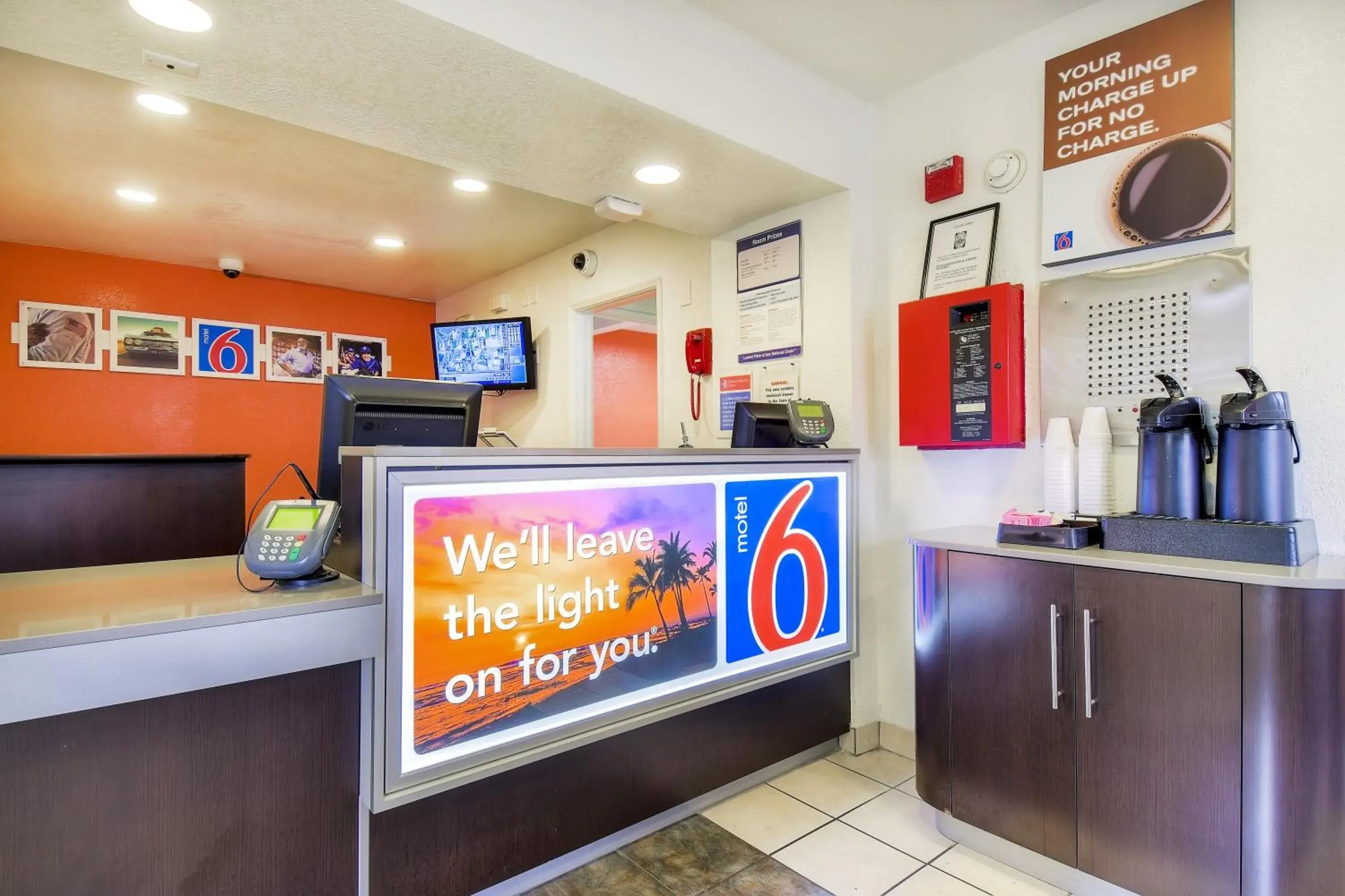 Lobby or reception, Lobby/Reception in Motel 6-Chino, CA - Los Angeles Area