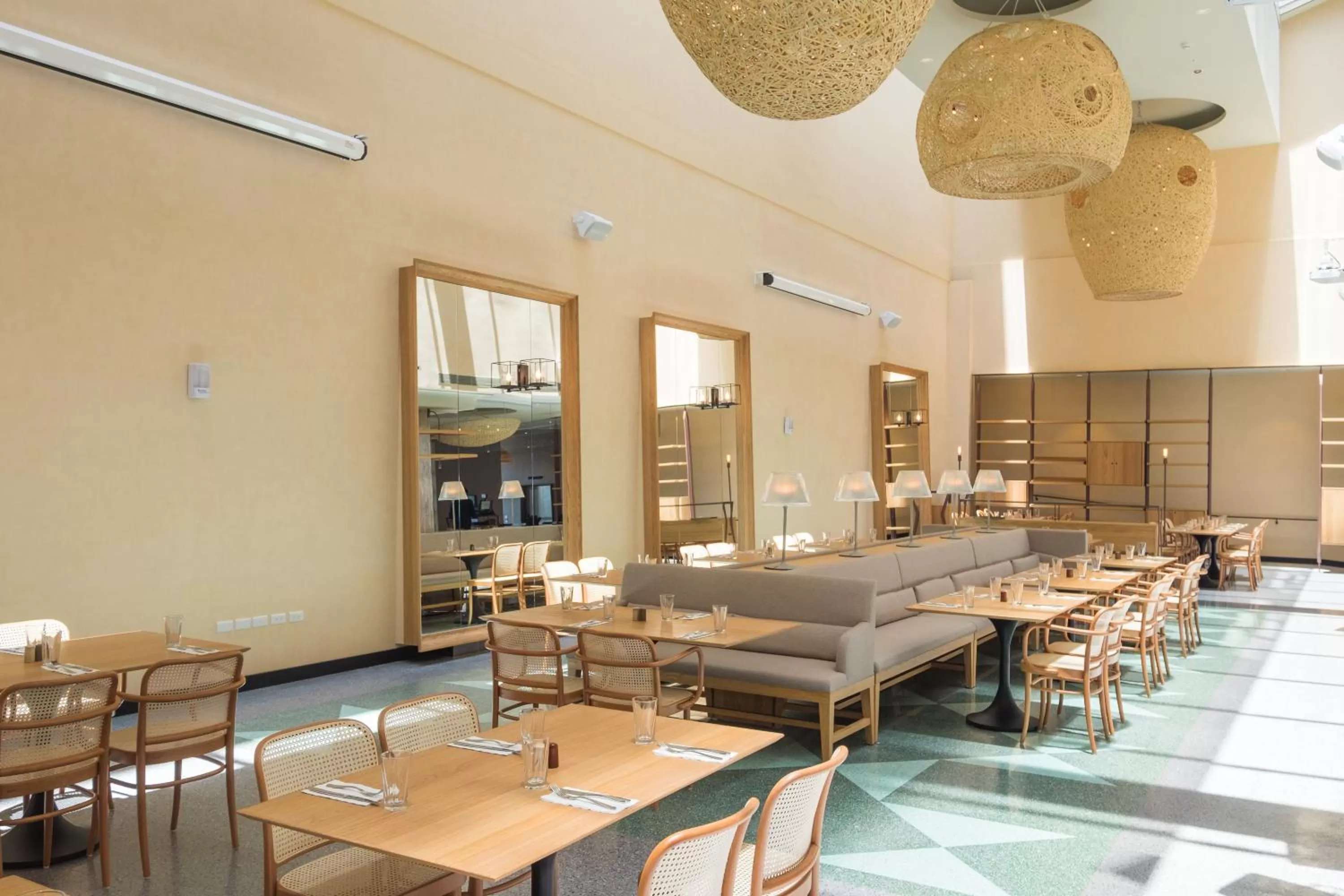 Restaurant/places to eat in amba Taipei Songshan