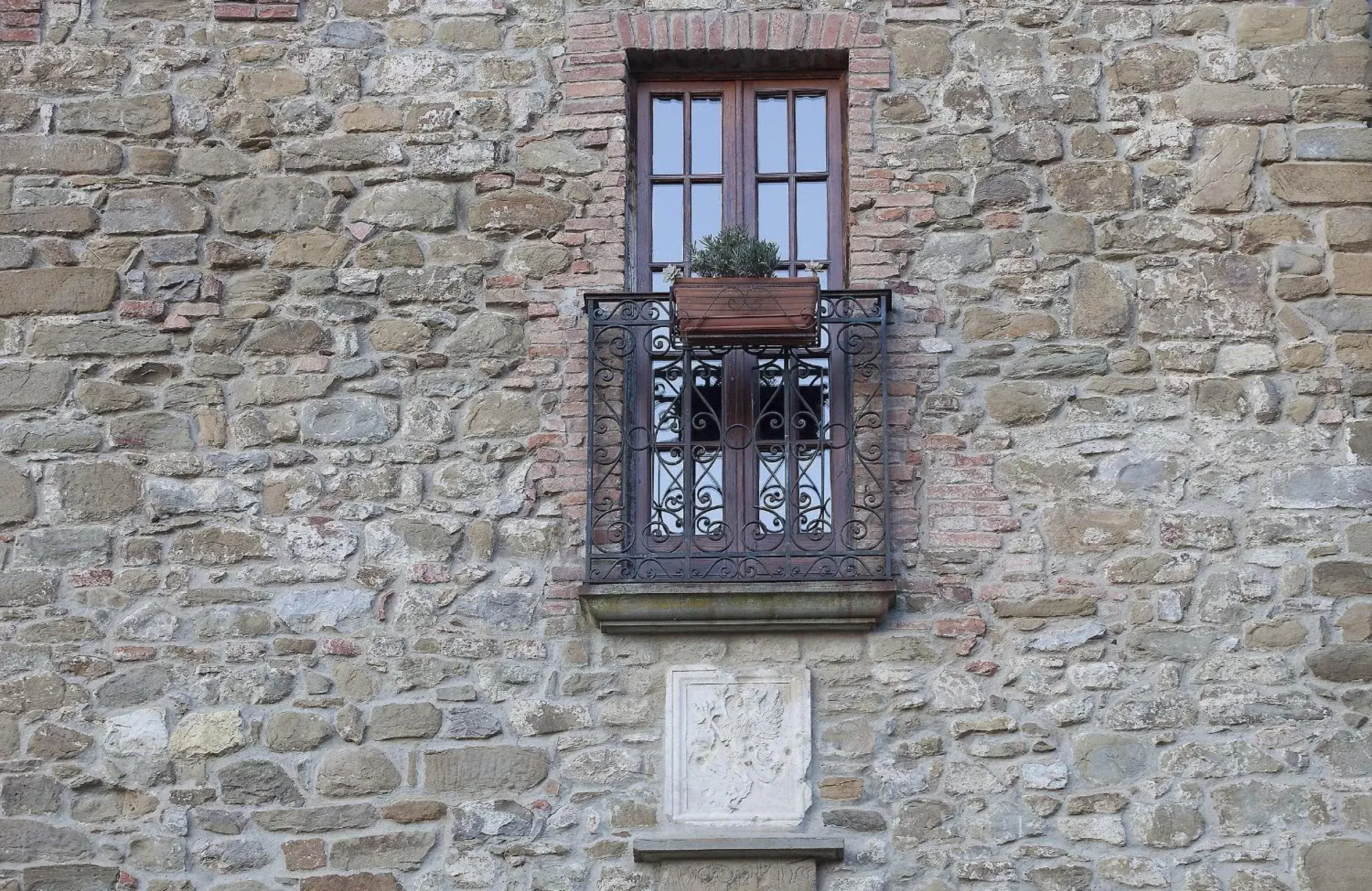 Decorative detail, Facade/Entrance in Relais Mastro Cinghiale
