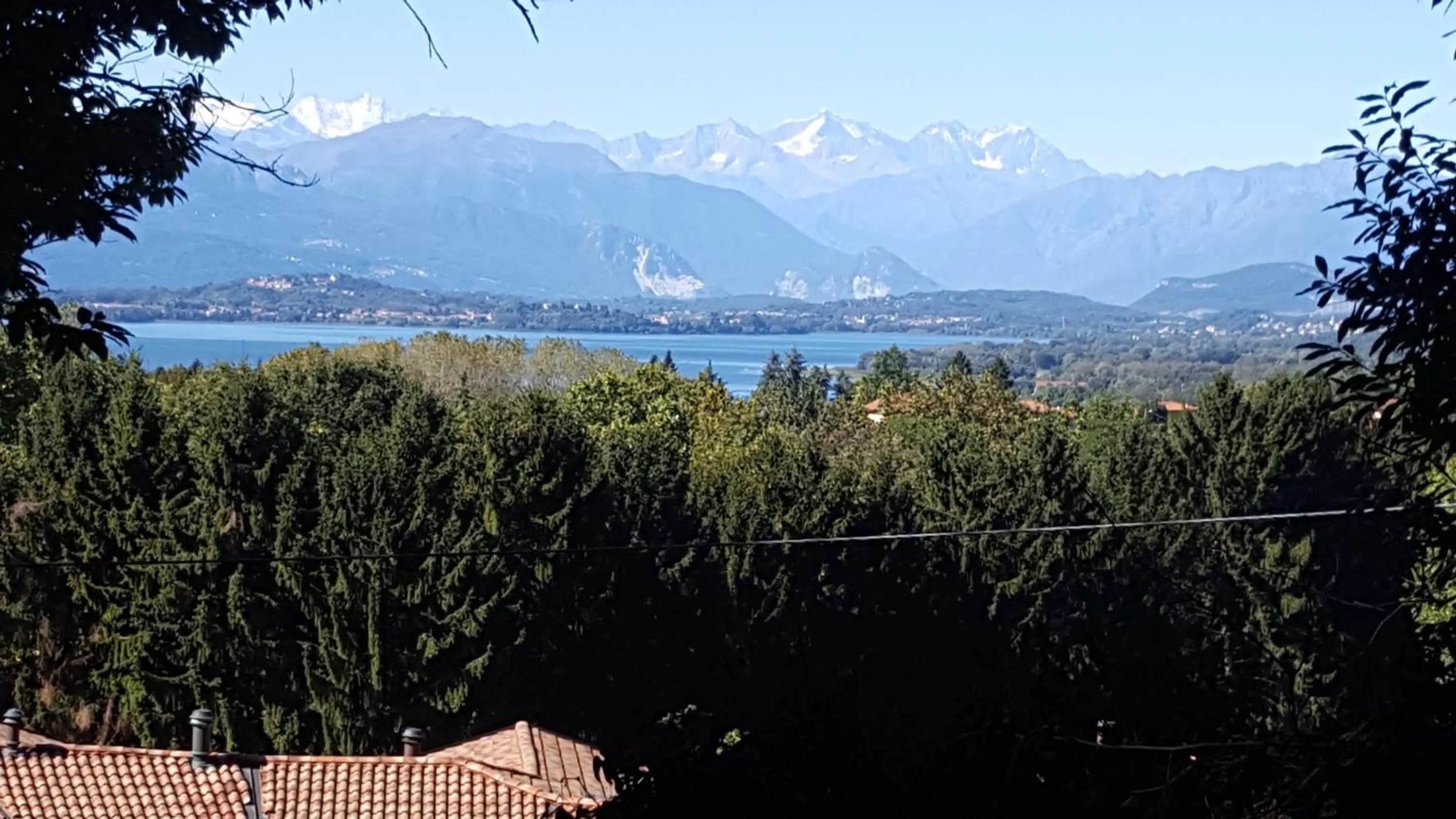 Lake view in "La Selvetta" bed and breakfast