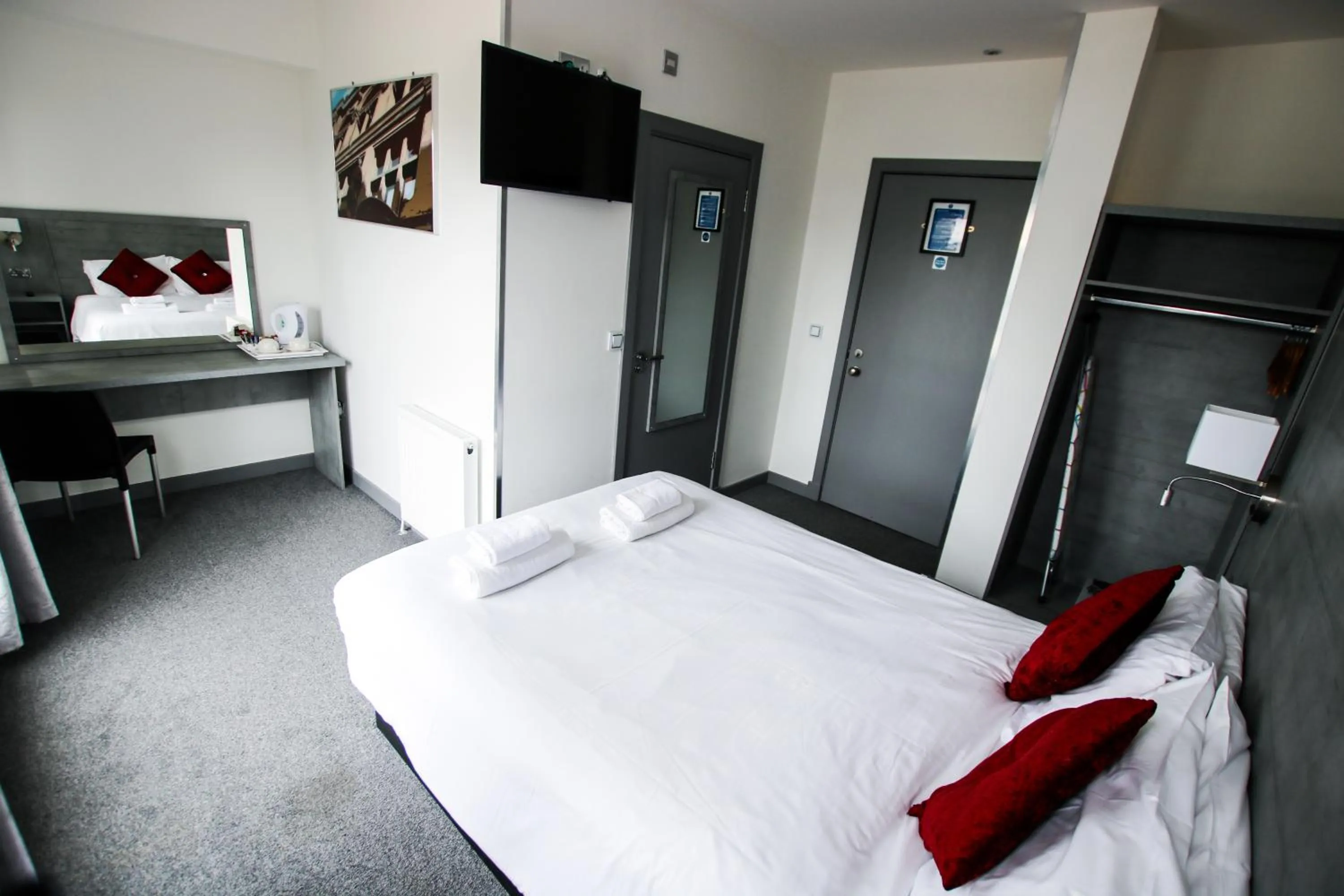 Bed in Brunswick Merchant City Hotel