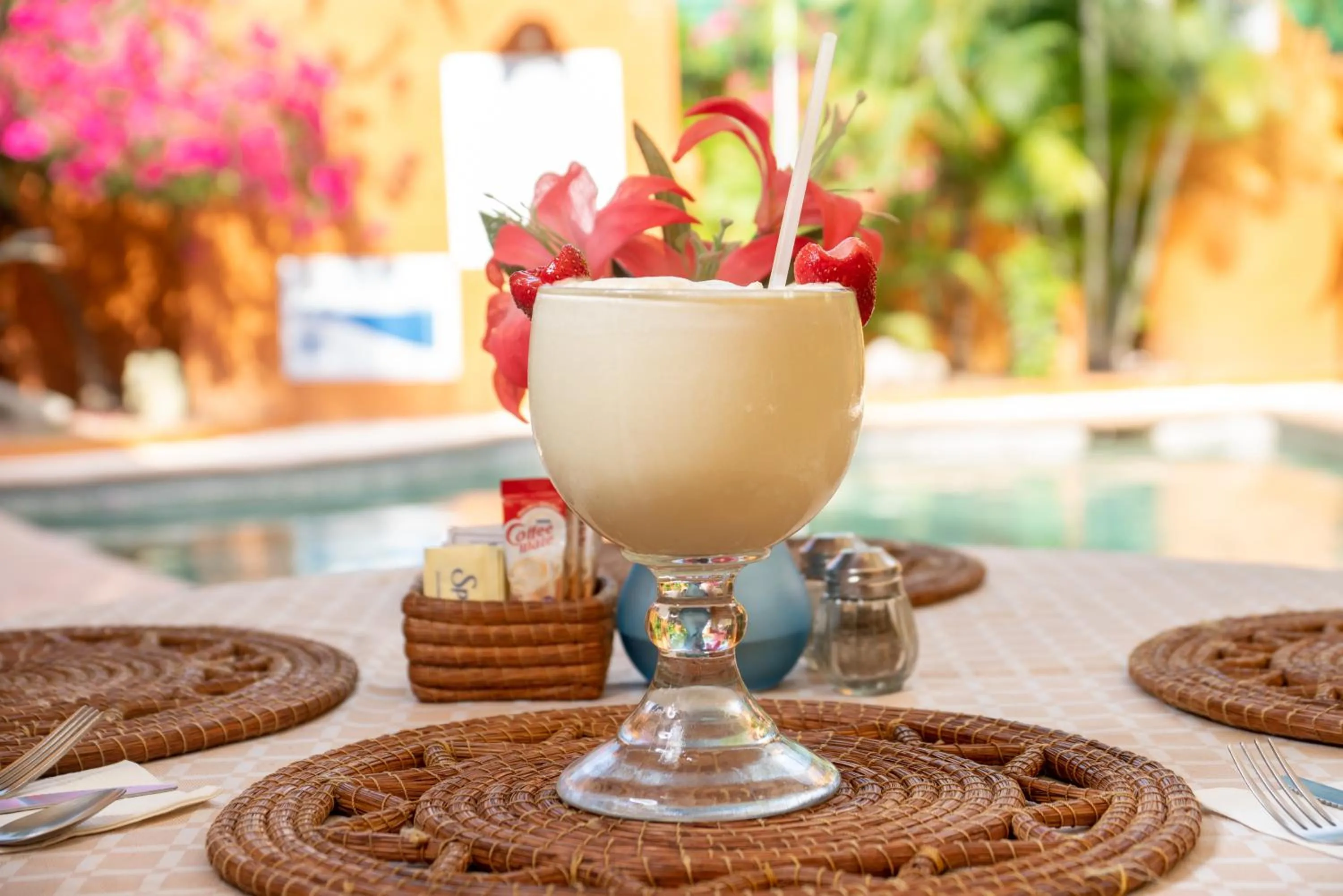 Restaurant/places to eat, Swimming Pool in Villas Miramar