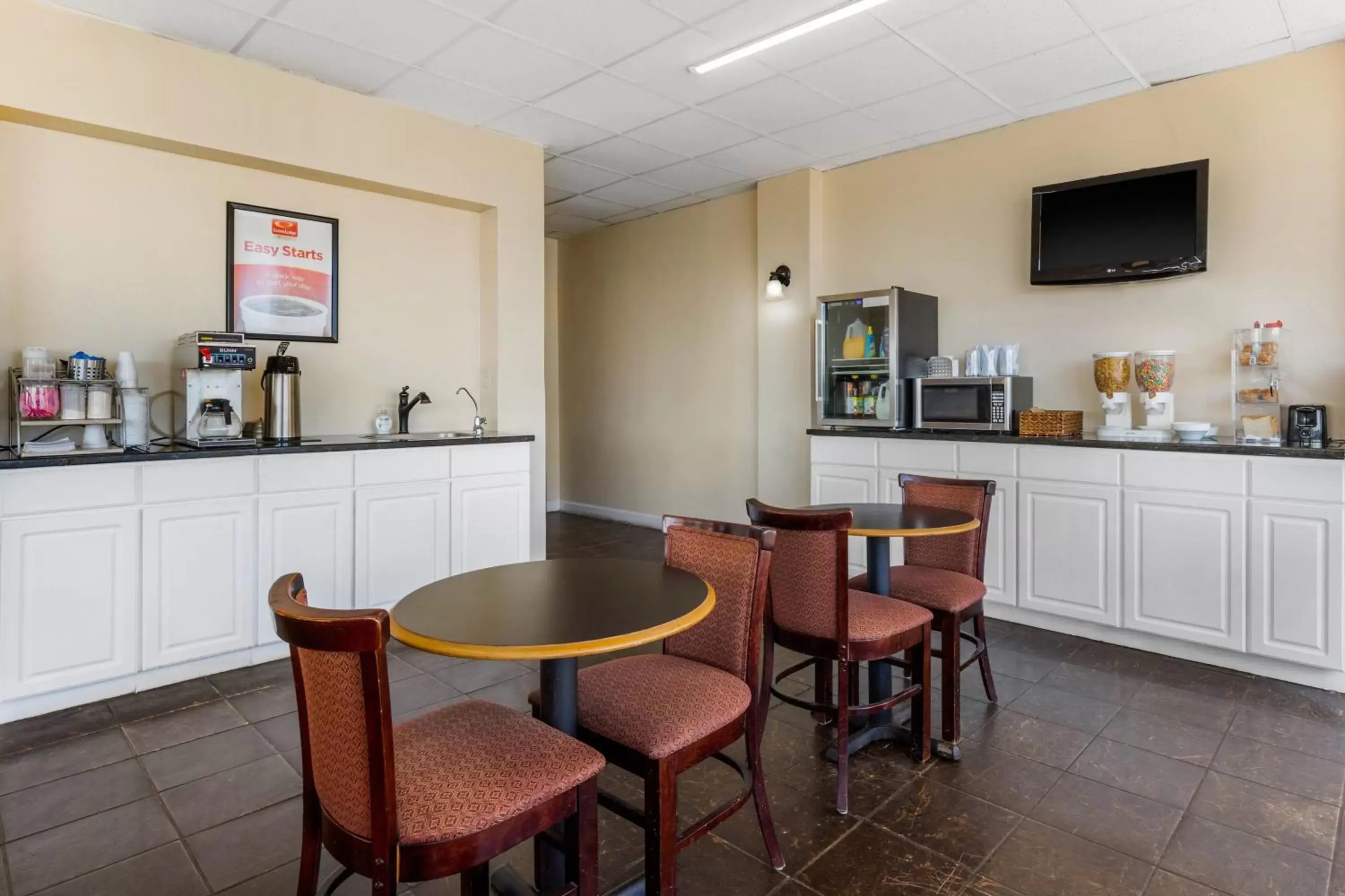 Dining area, Restaurant/Places to Eat in Econo Lodge