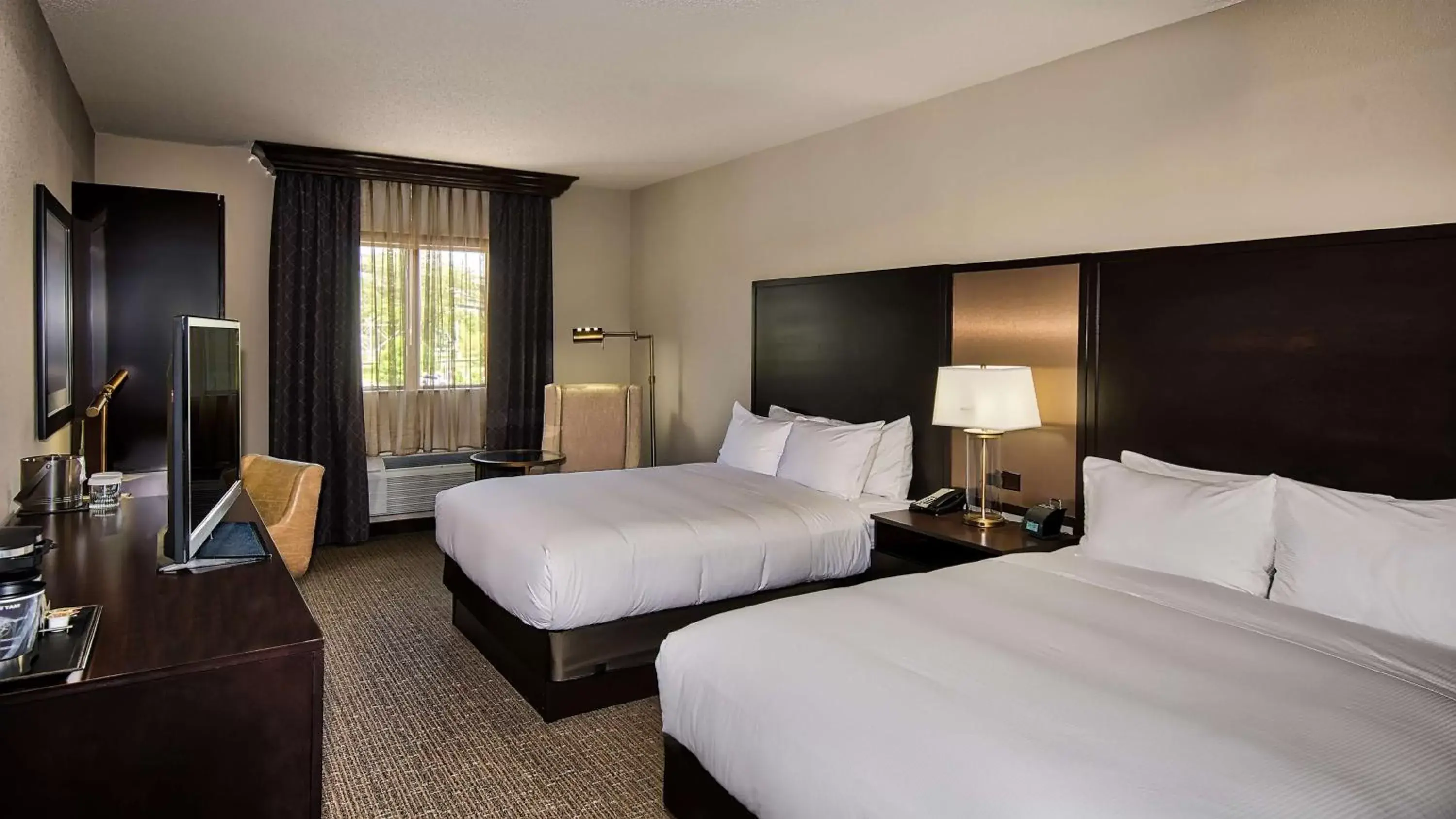 Bed in DoubleTree by Hilton Port Huron