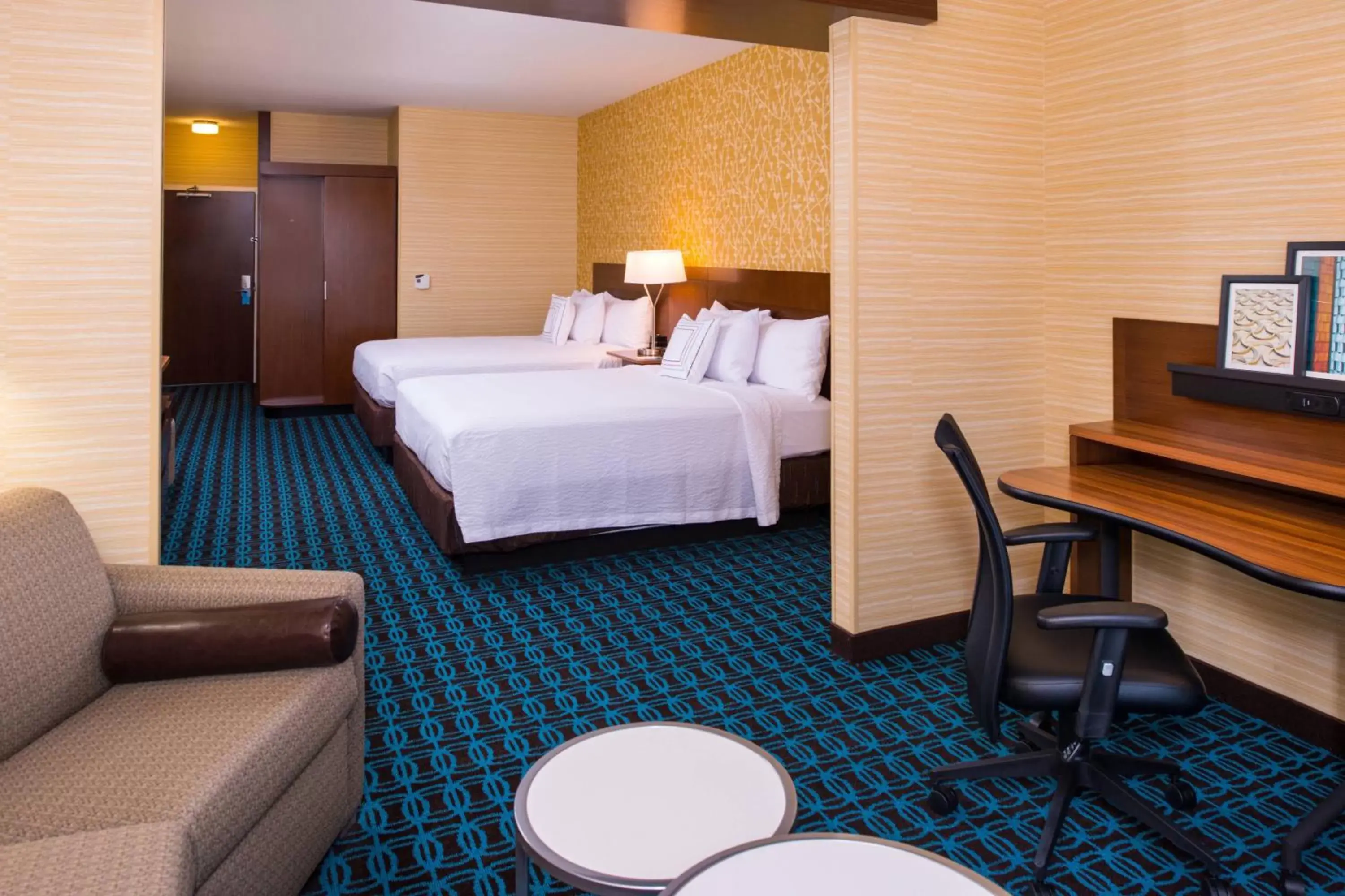 Bedroom, Bed in Fairfield Inn & Suites by Marriott Akron Stow