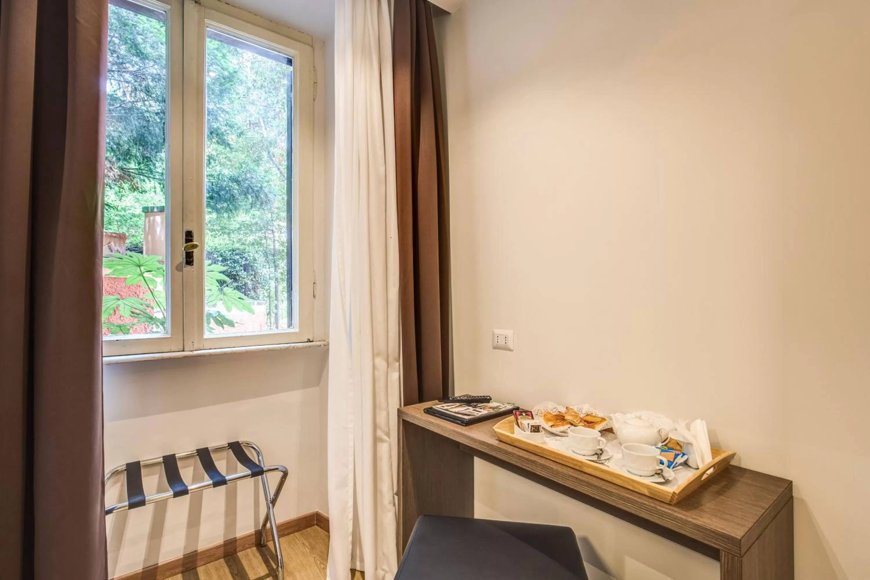 Decorative detail in Rome Garden Hotel