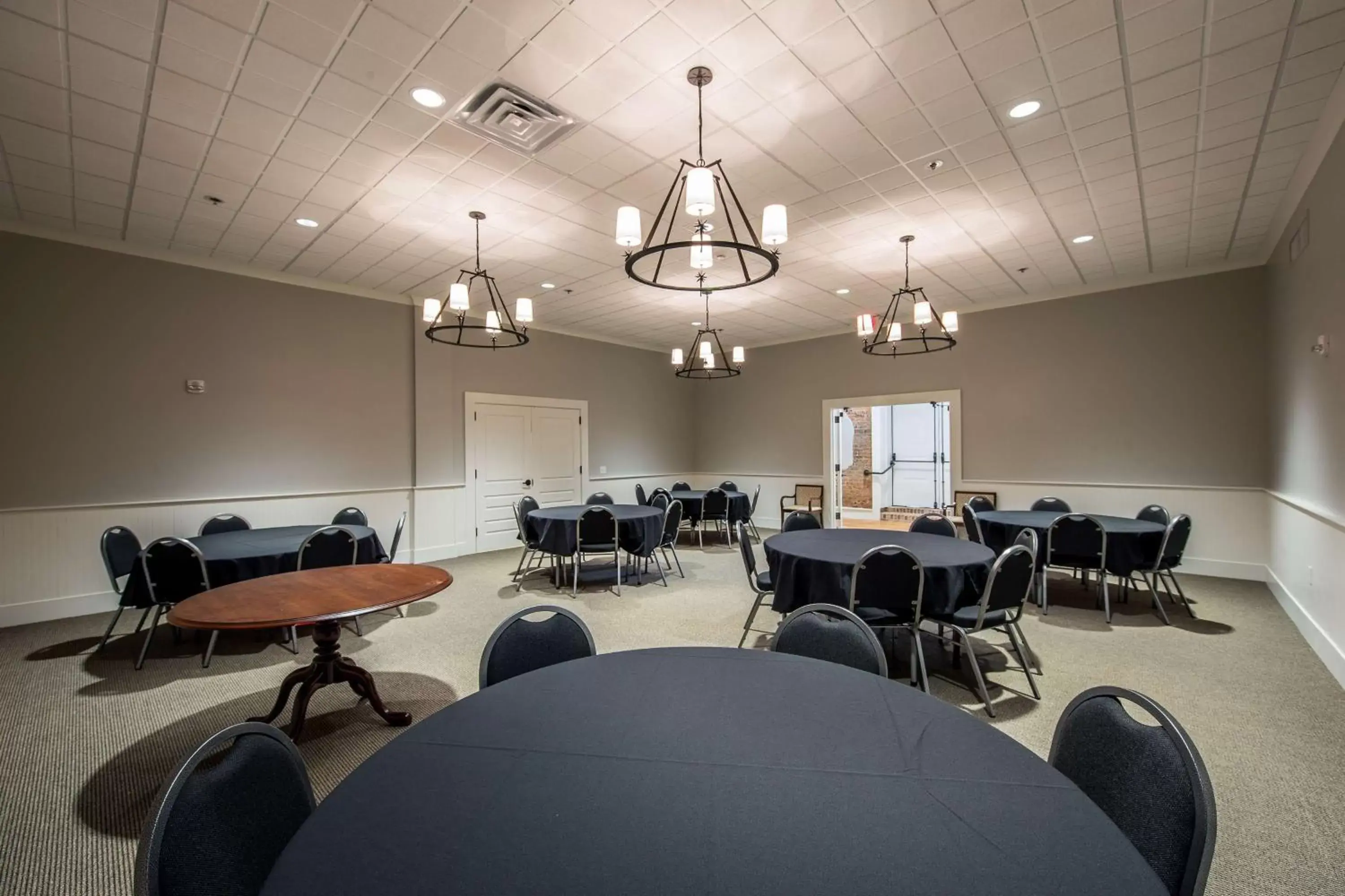 Meeting/conference room in Hotel Florence, Tapestry Collection by Hilton