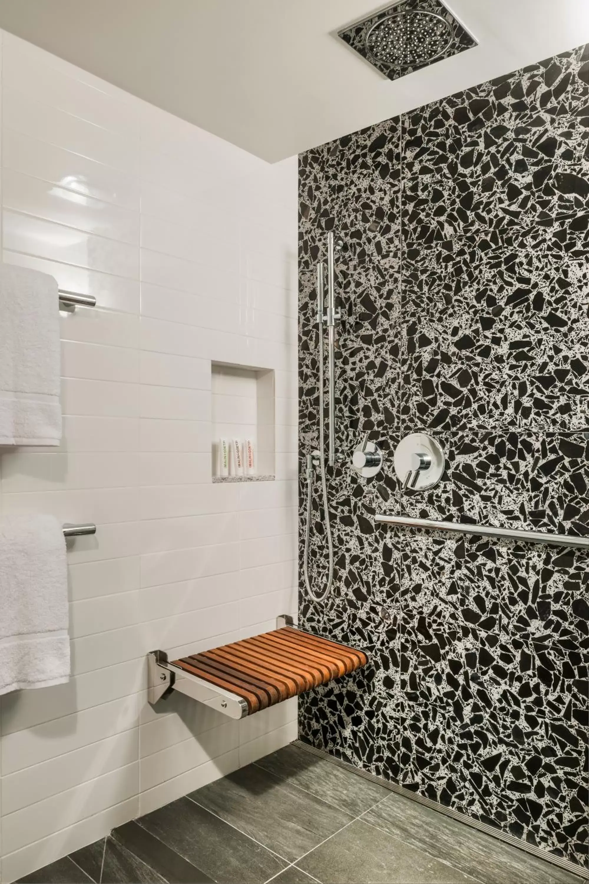 Shower, Bathroom in Carnegie Hotel