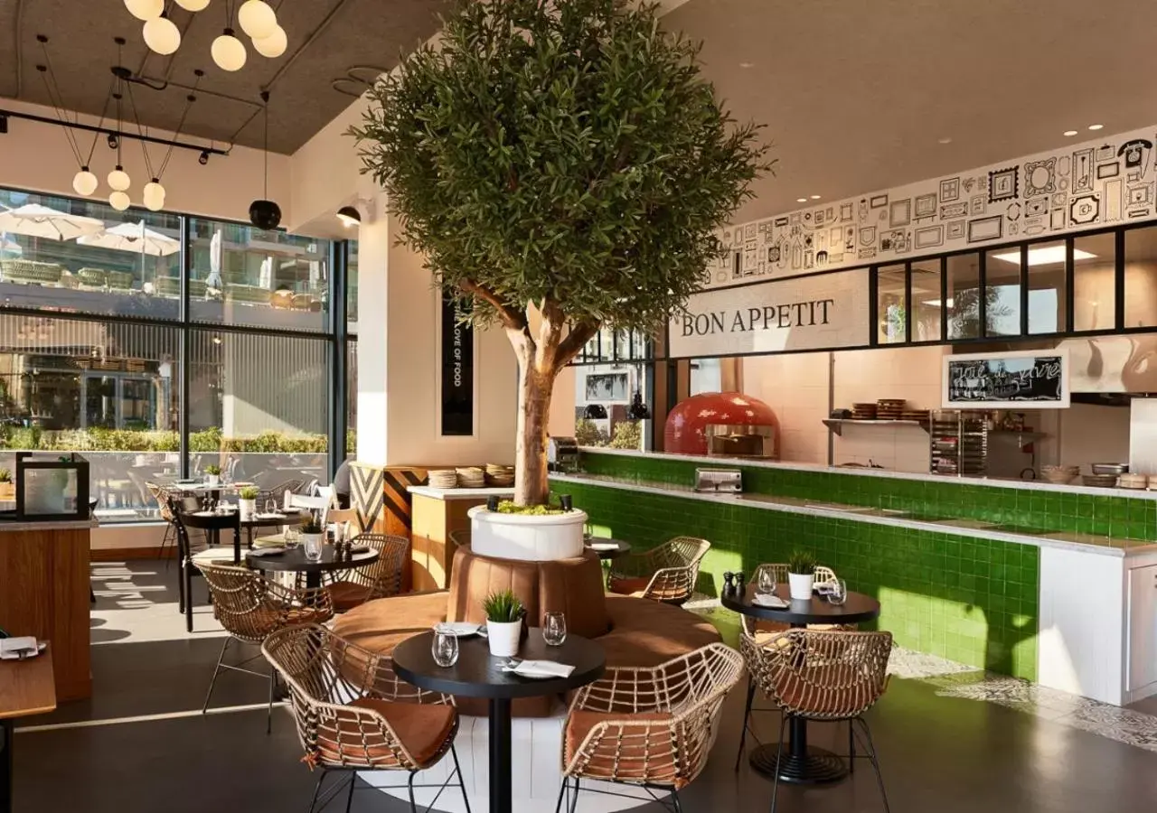 Restaurant/places to eat in voco Dubai The Palm by IHG Restaurant/places to eat in voco Dubai The Palm by IHG