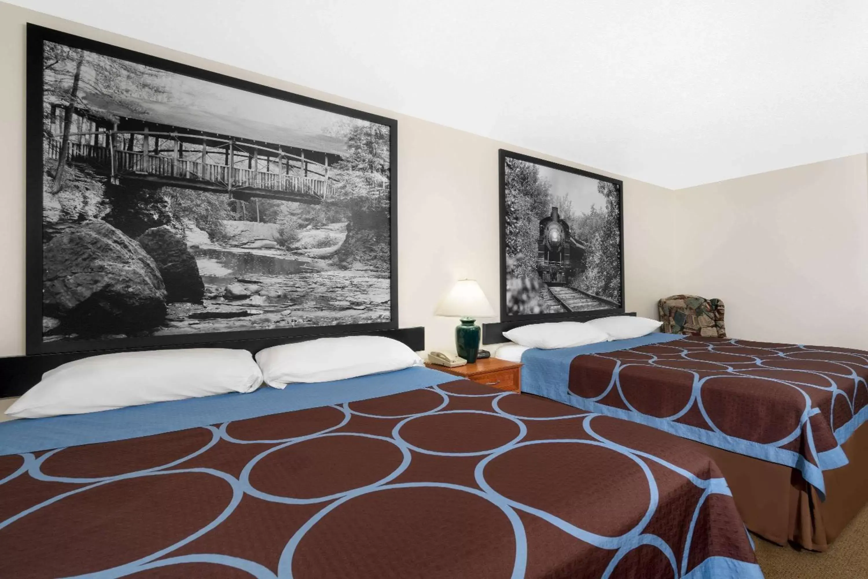 Photo of the whole room, Bed in Super 8 by Wyndham Sparta