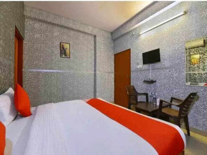 Bed in Hotel Braj Haveli