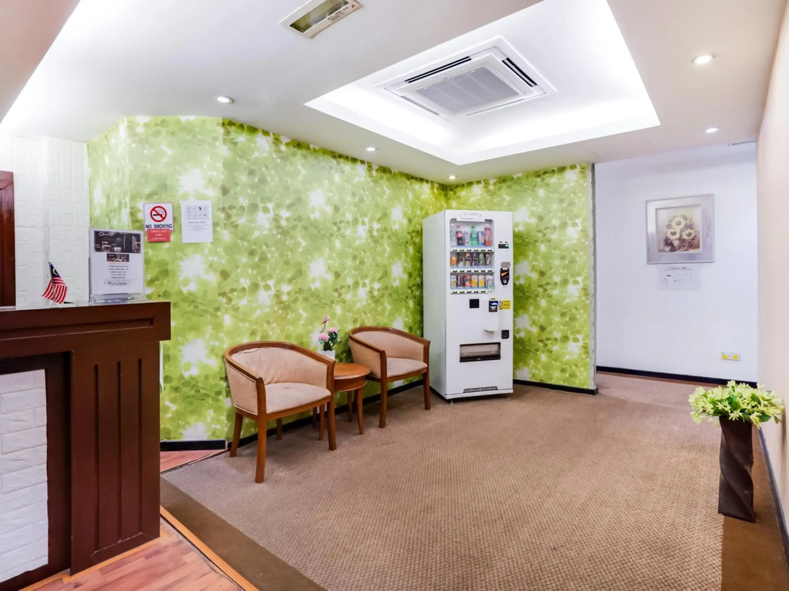 Lobby or reception, Seating Area in OYO 89652 Bjorn Boutique Hotel