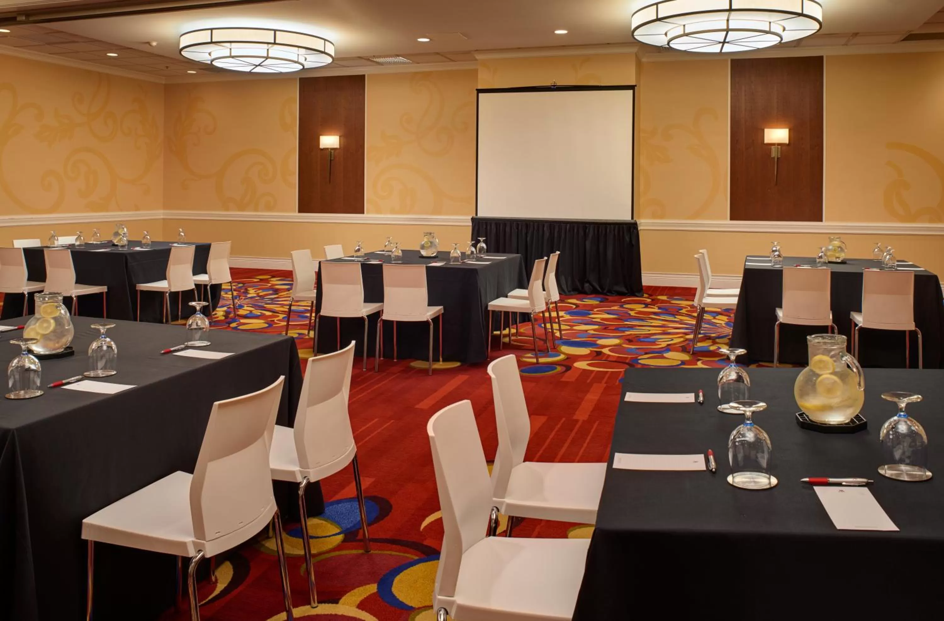 Property building in Wyndham Cleveland Airport