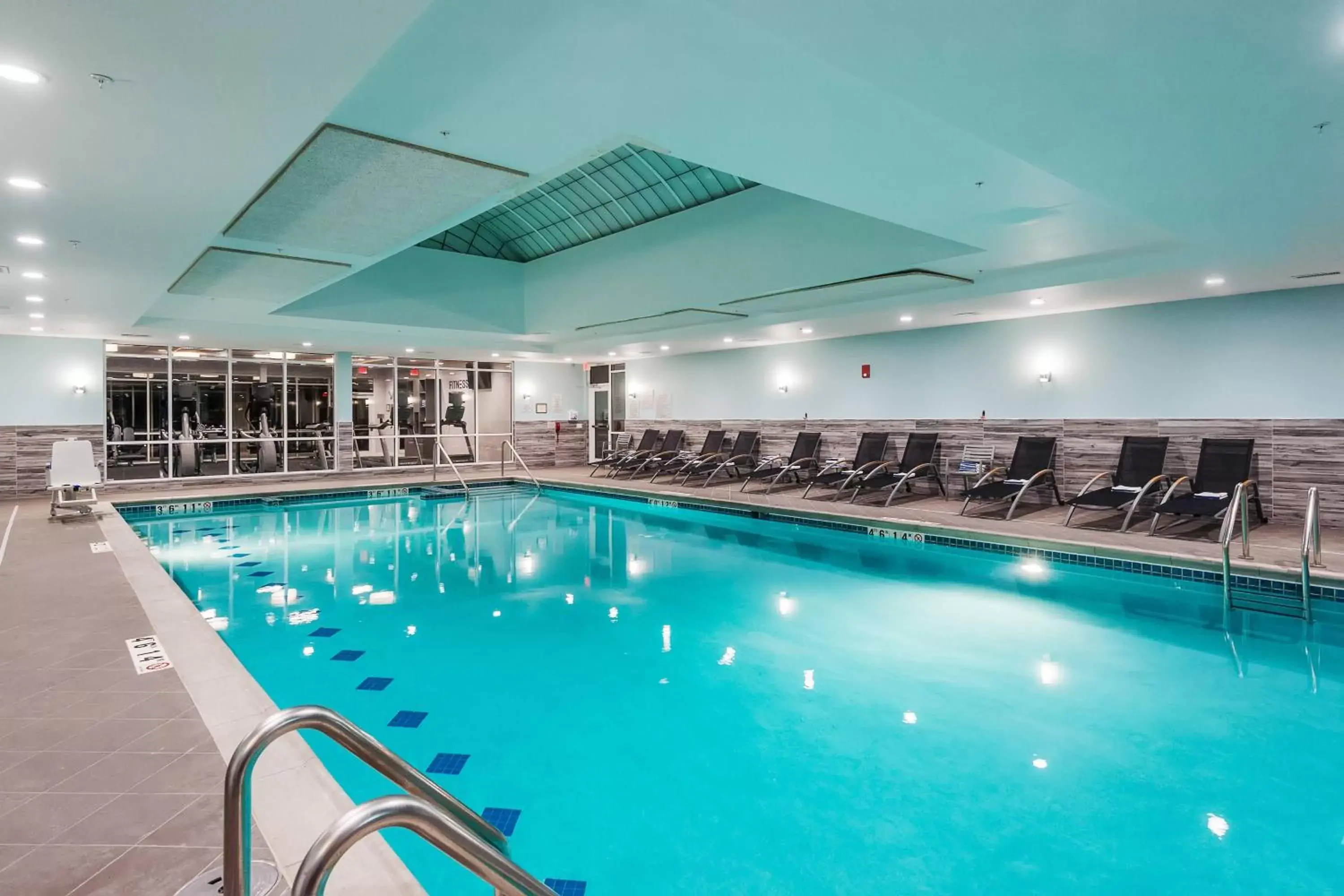 Swimming Pool in TownePlace Suites by Marriott Chicago Schaumburg